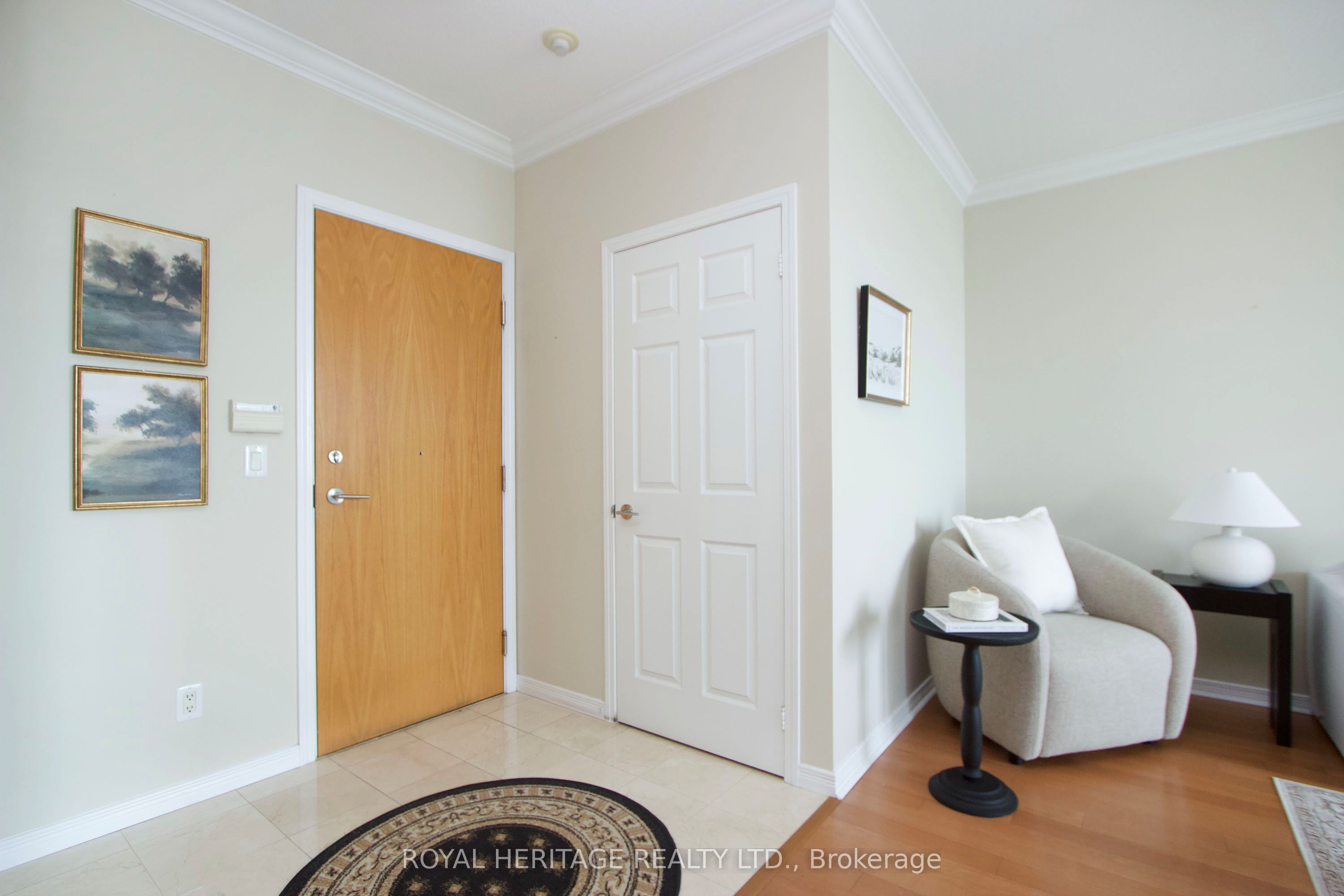 340 Watson St Street W 1209 Property Photo 6