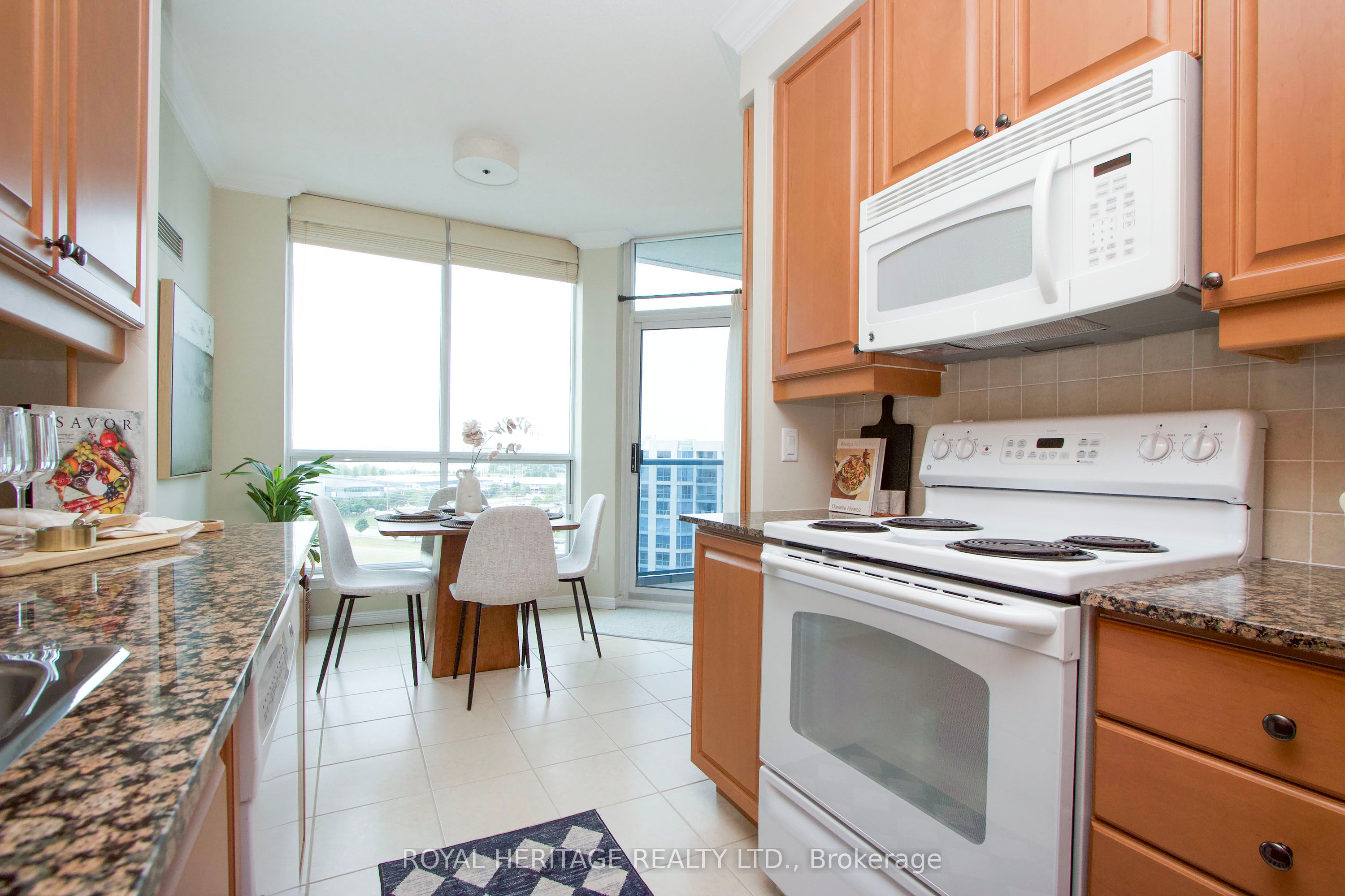 340 Watson St Street W 1209 Property Photo 9