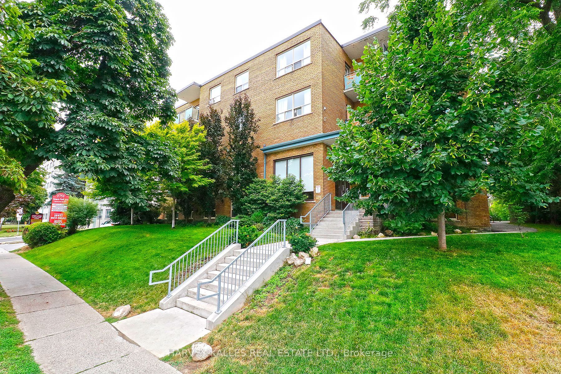 1751 Victoria Park Avenue 405 Property Photo 2