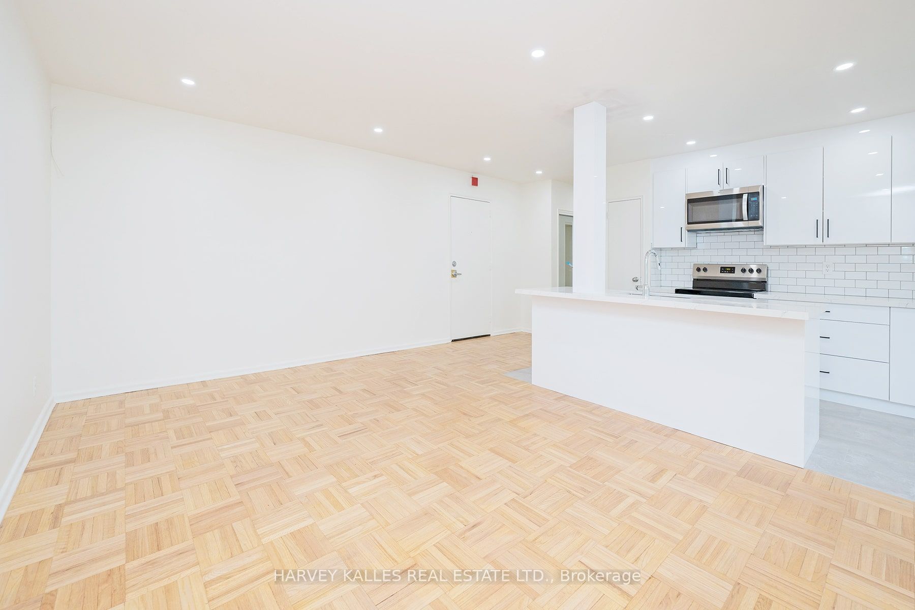 1751 Victoria Park Avenue 405 Property Photo 6