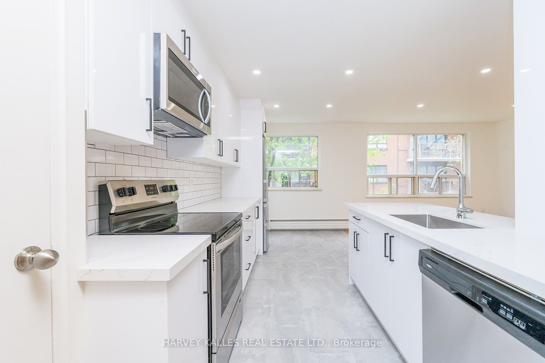 1751 Victoria Park Avenue 405 Property Photo 10
