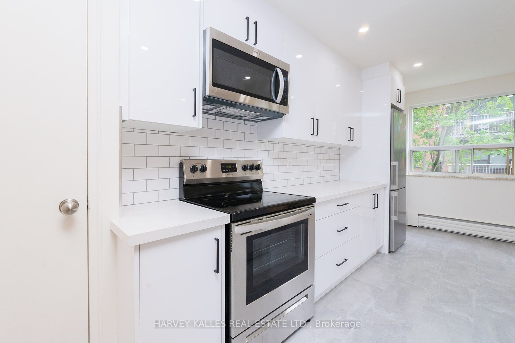 1751 Victoria Park Avenue 405 Property Photo 11