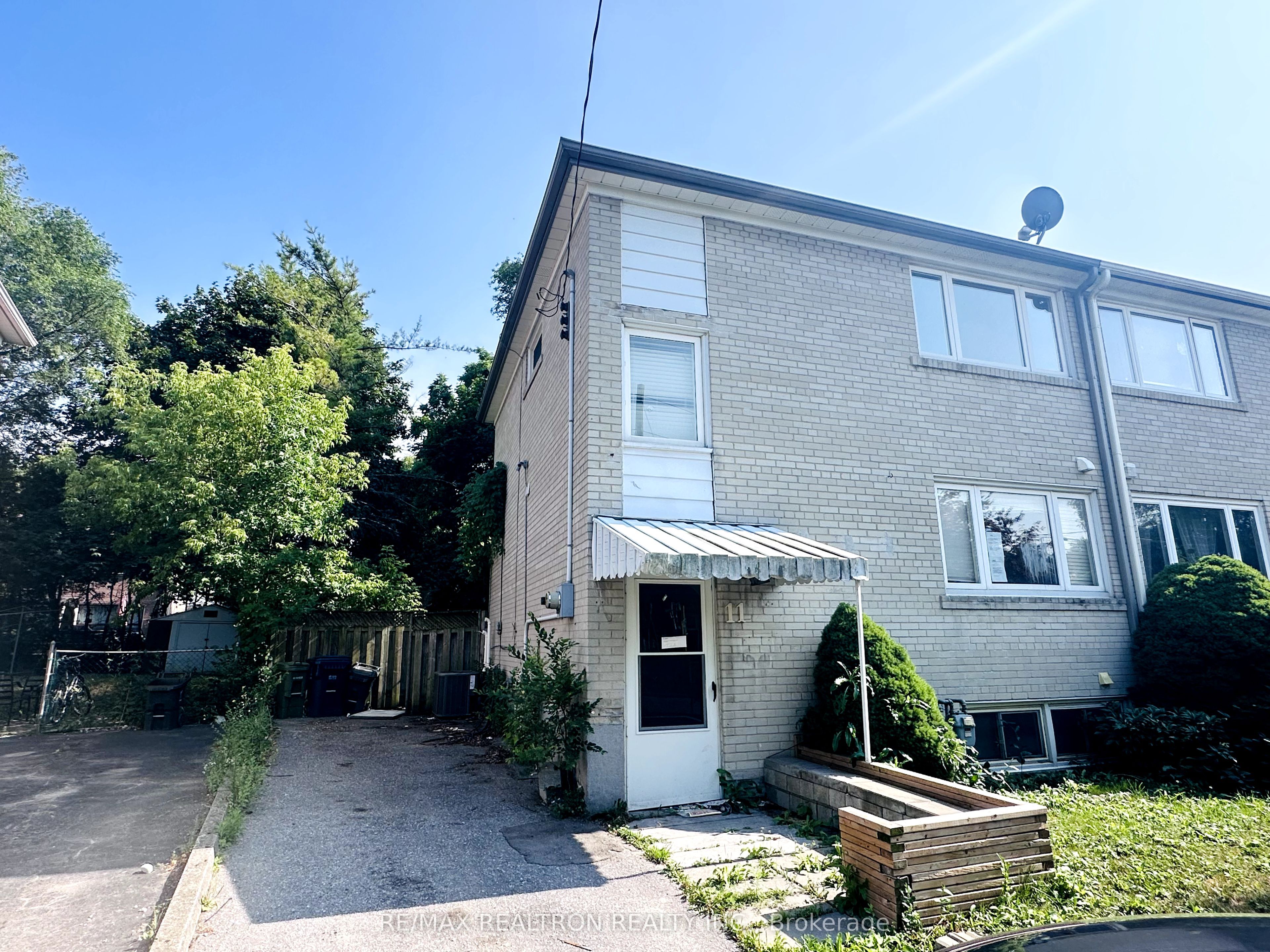 11 Templeton Court Property Photo 1