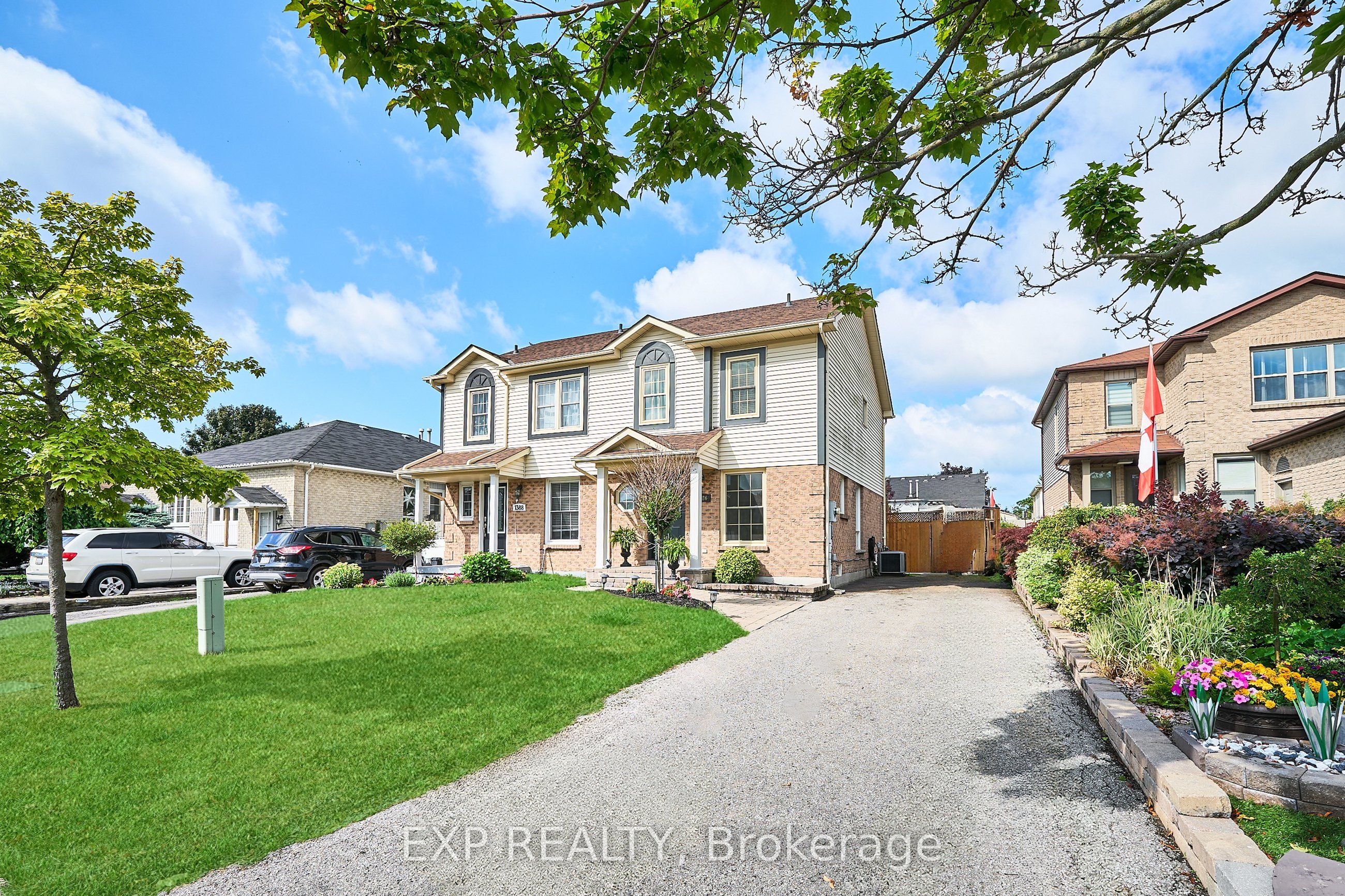 1386 Charter Crescent Property Photo 1