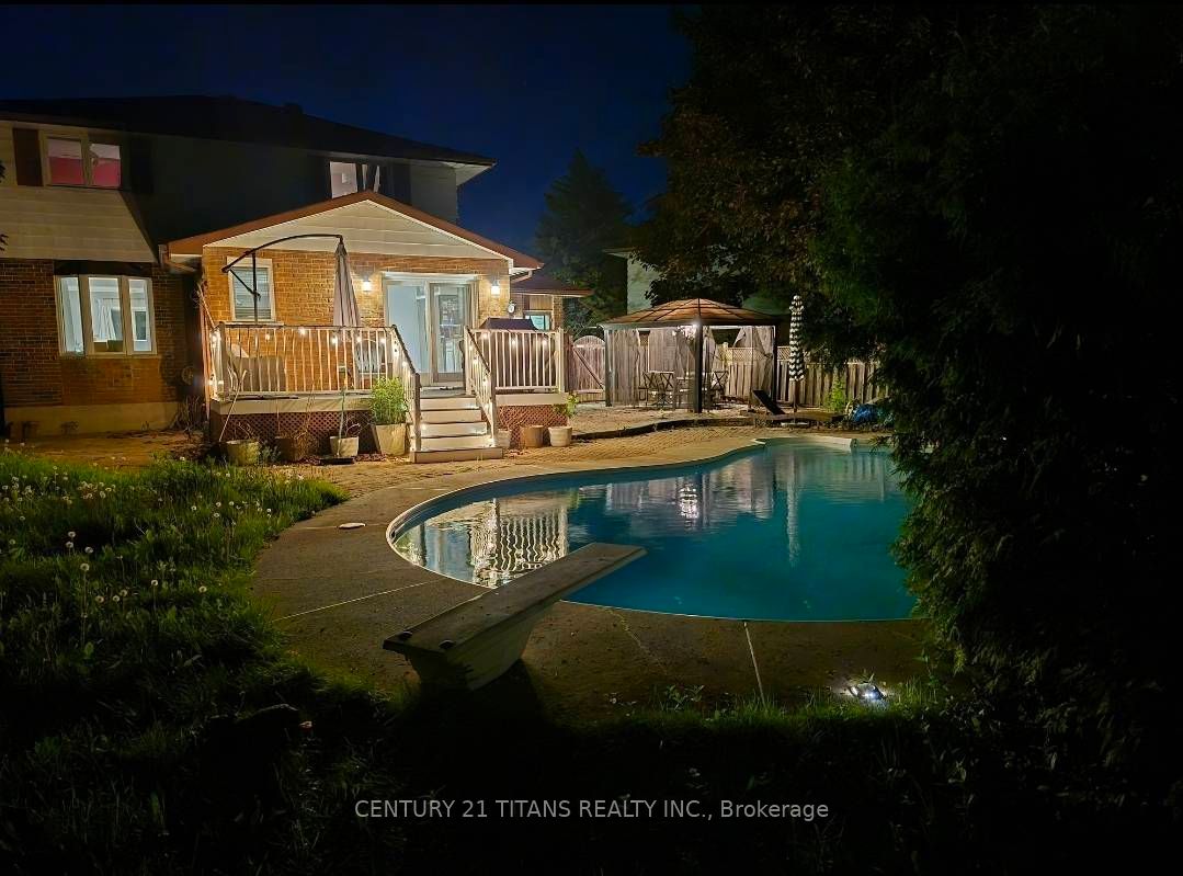 349 Carnaby Court Main Property Photo 16