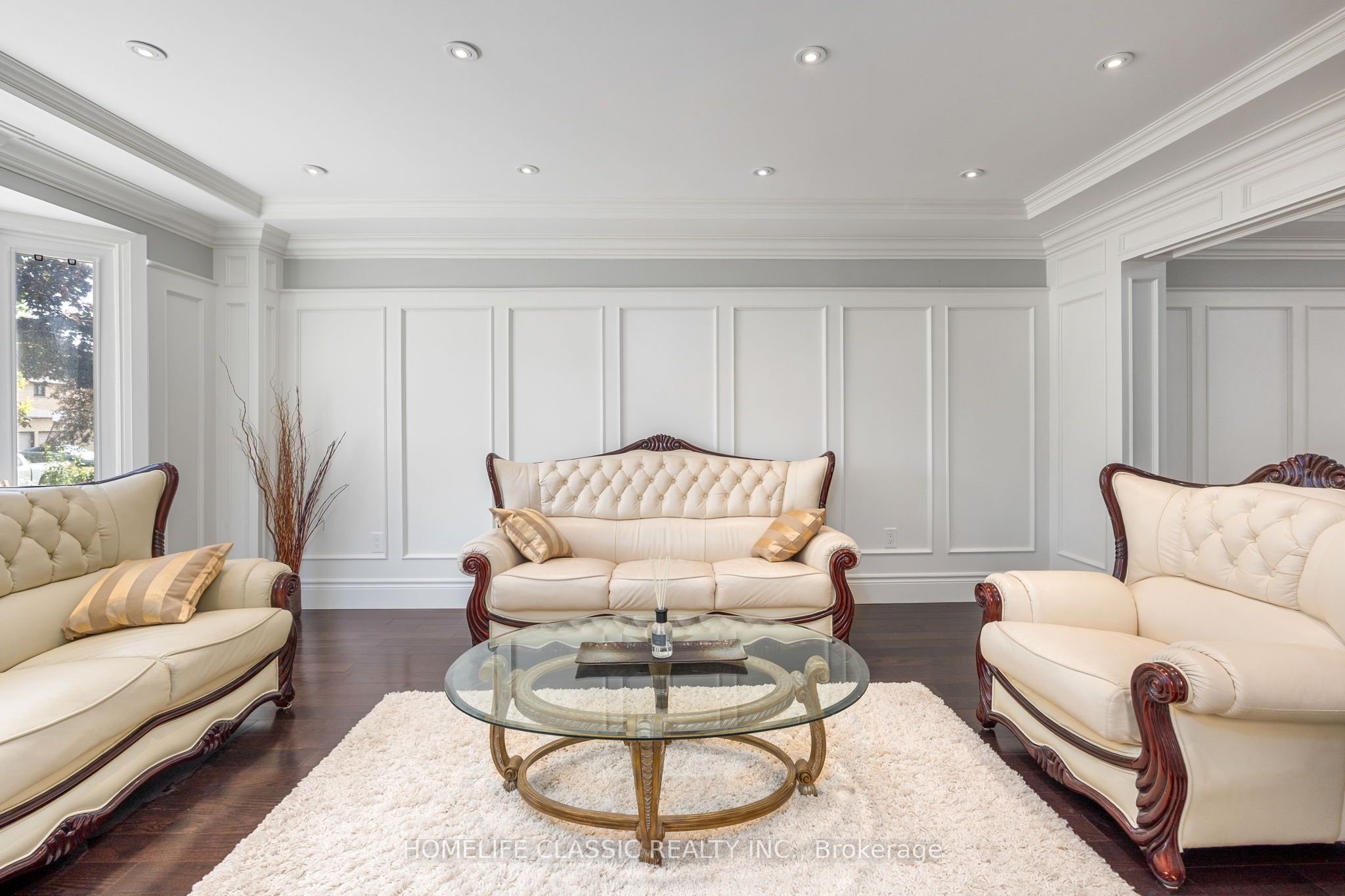 550 Dahlia Crescent Property Photo 4