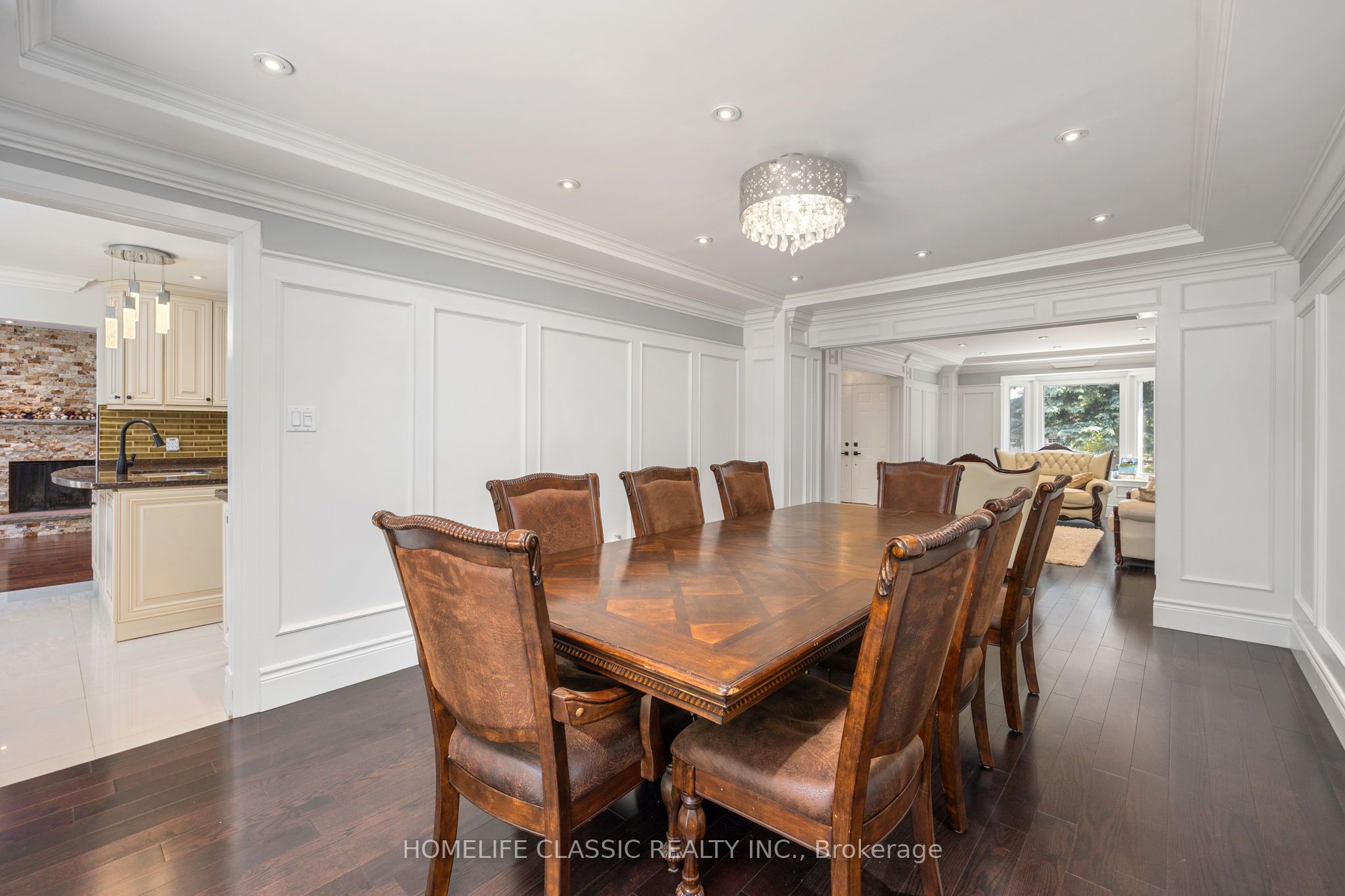 550 Dahlia Crescent Property Photo 6