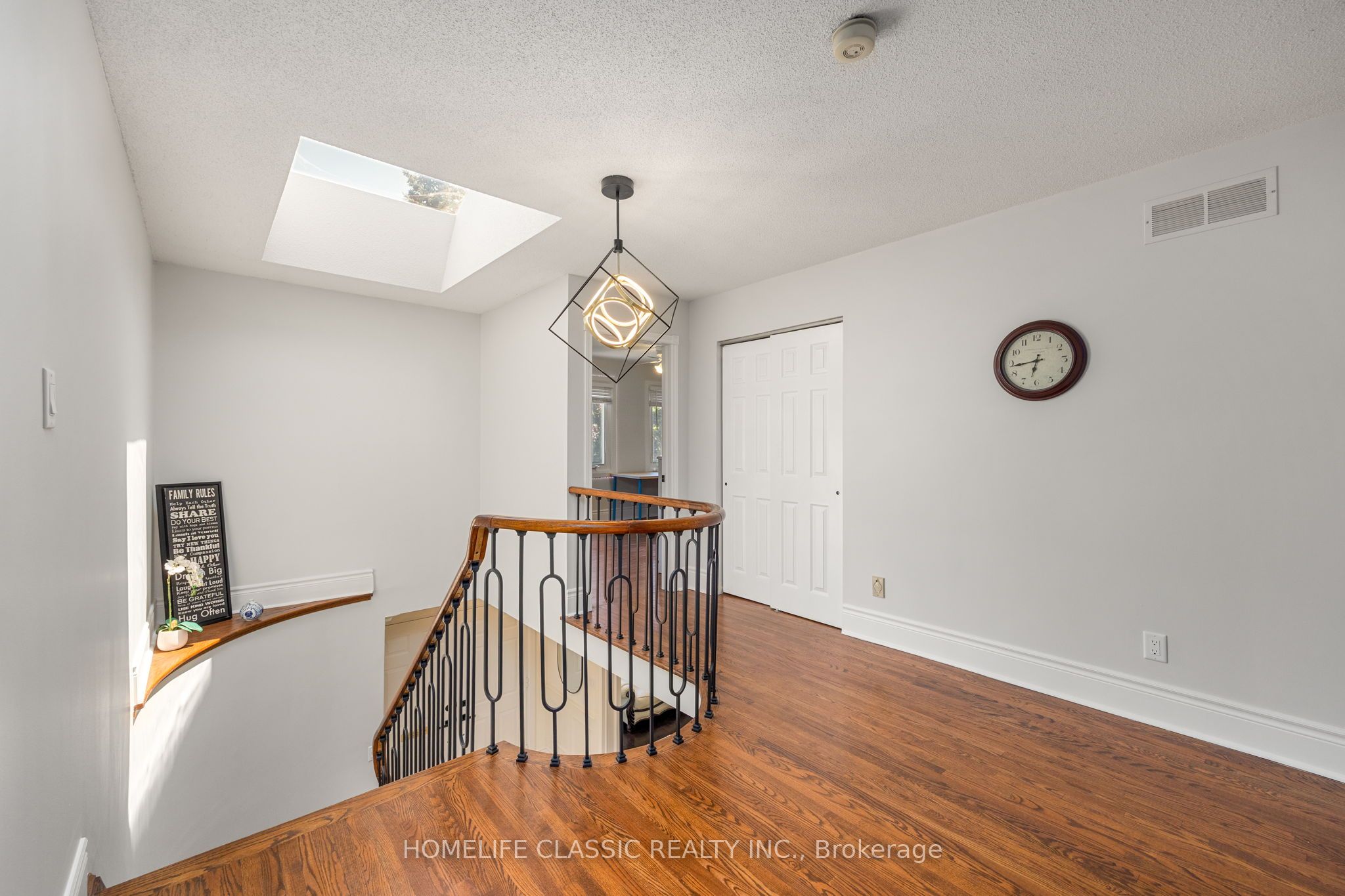 550 Dahlia Crescent Property Photo 17