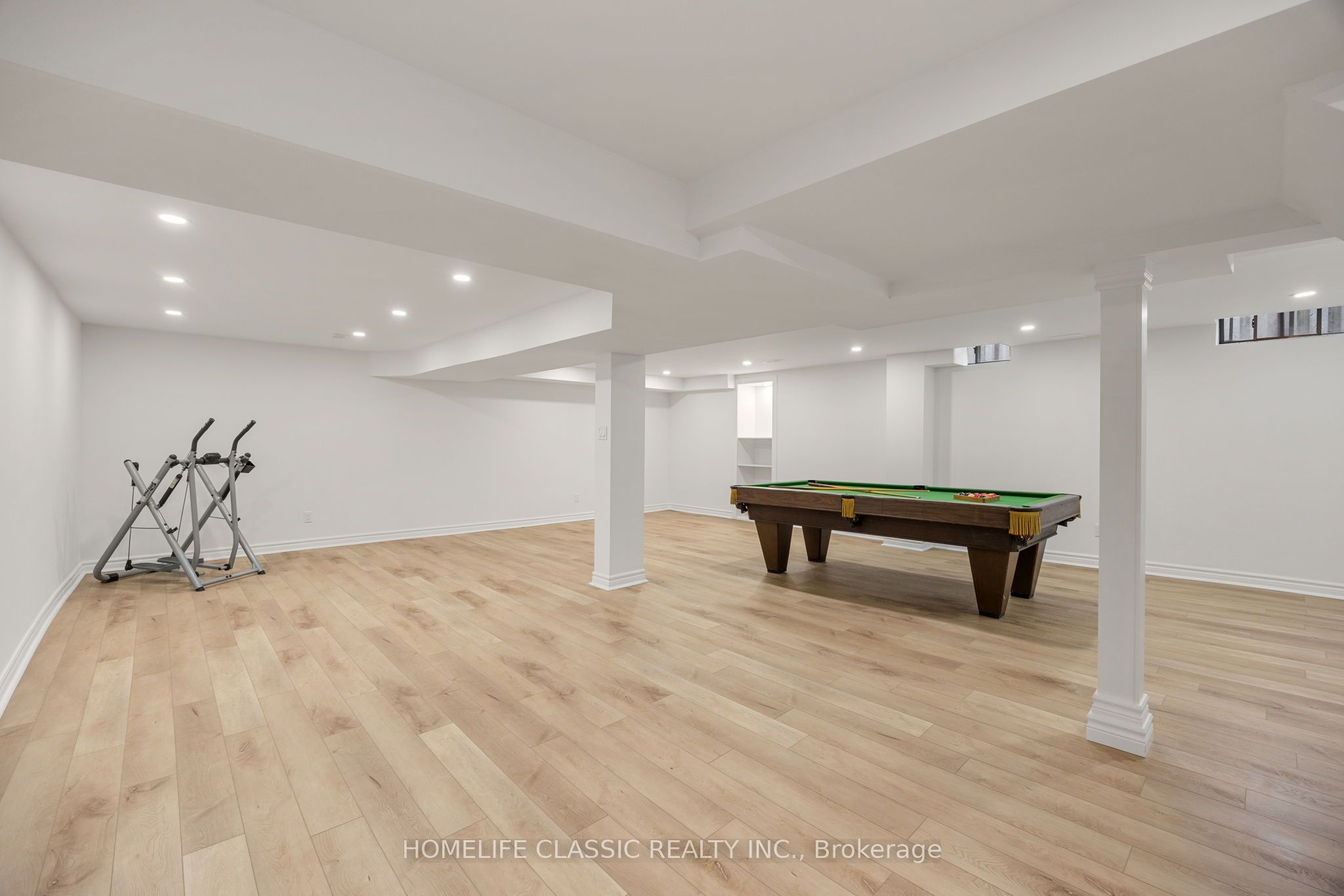 550 Dahlia Crescent Property Photo 28