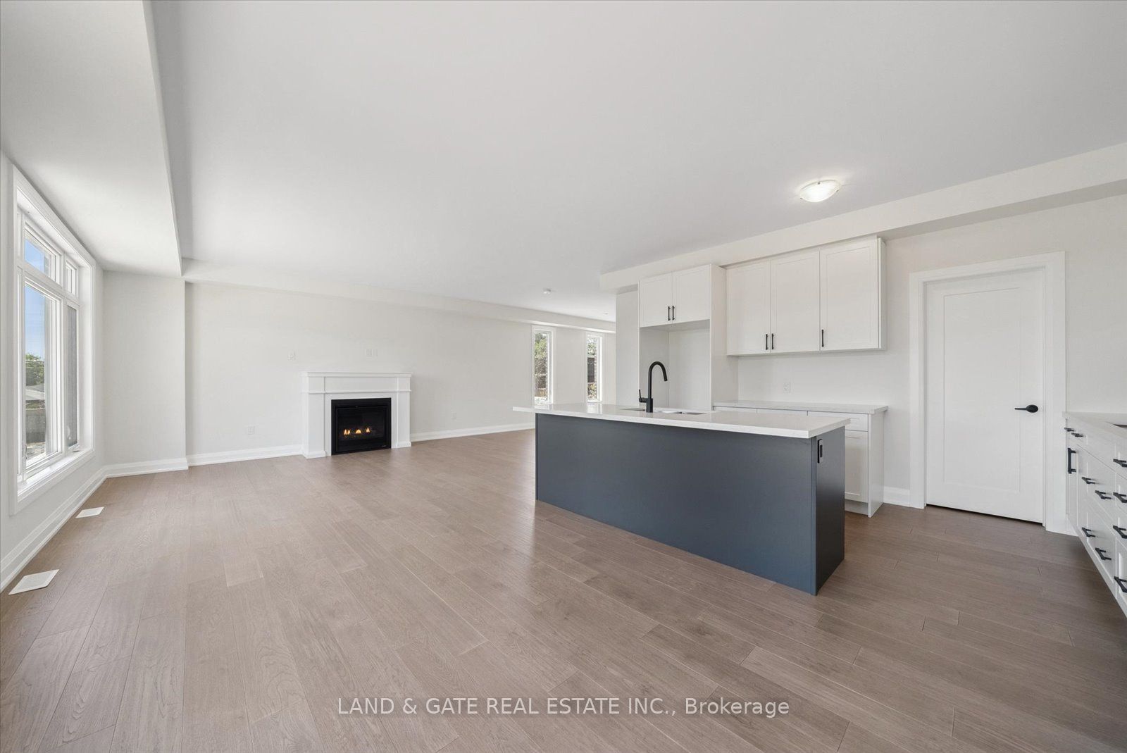 965 Queensdale Avenue Property Photo 10