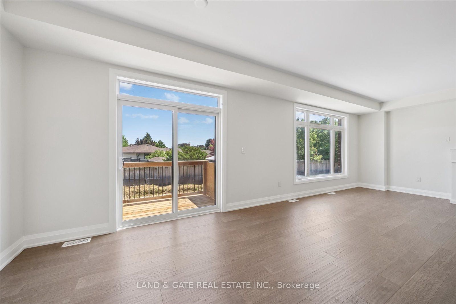 965 Queensdale Avenue Property Photo 13