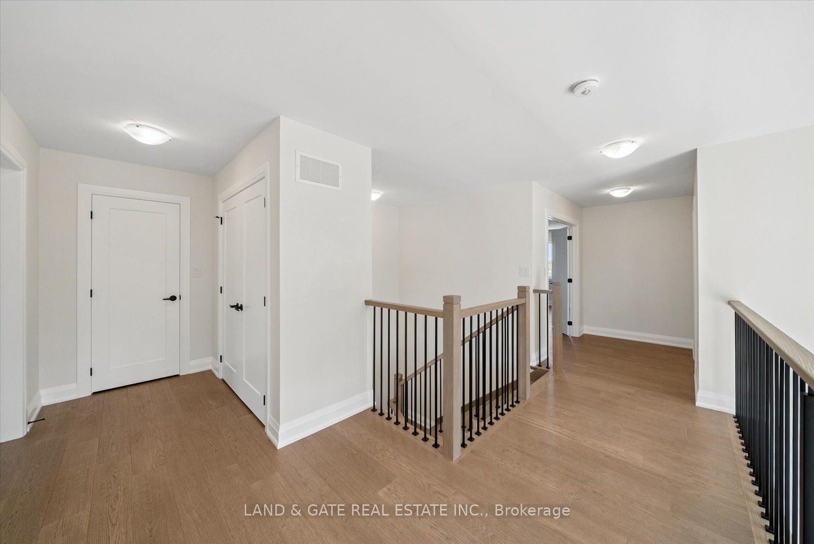 965 Queensdale Avenue Property Photo 15