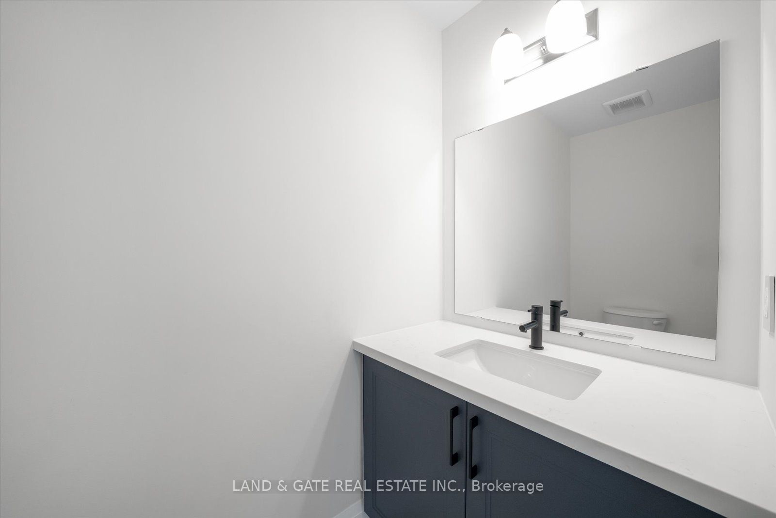 965 Queensdale Avenue Property Photo 16
