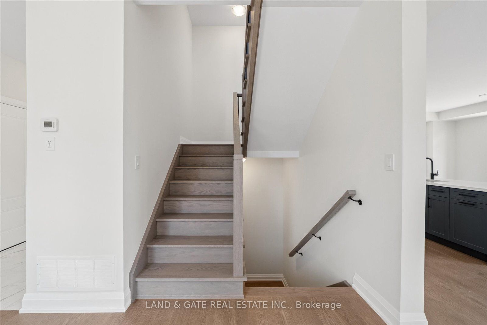 965 Queensdale Avenue Property Photo 17