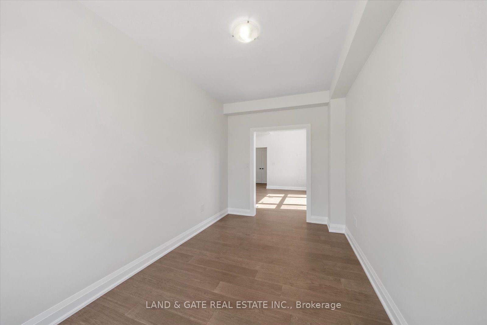 965 Queensdale Avenue Property Photo 25