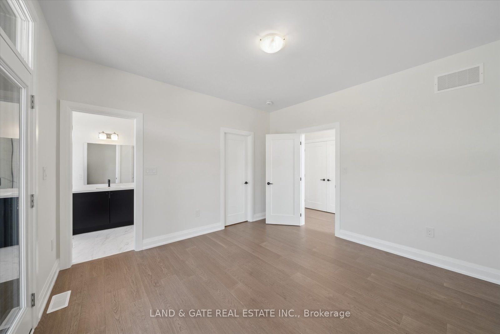 965 Queensdale Avenue Property Photo 27