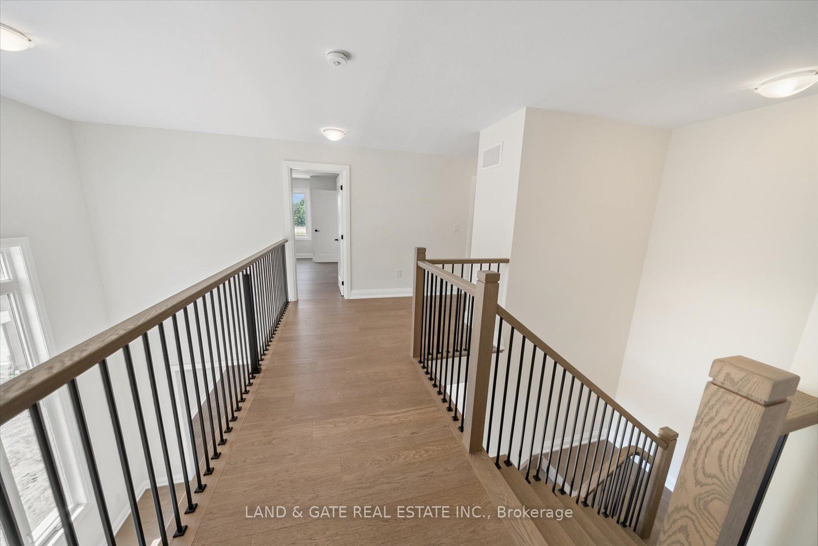 965 Queensdale Avenue Property Photo 37