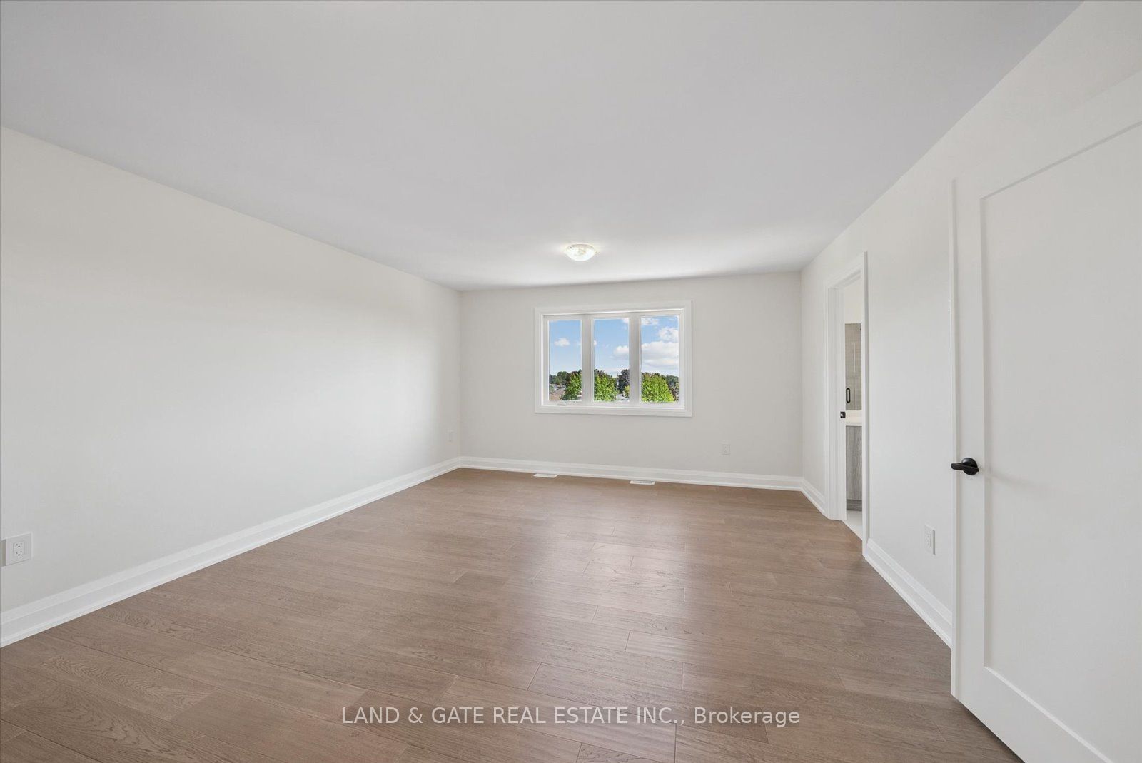 965 Queensdale Avenue Property Photo 38