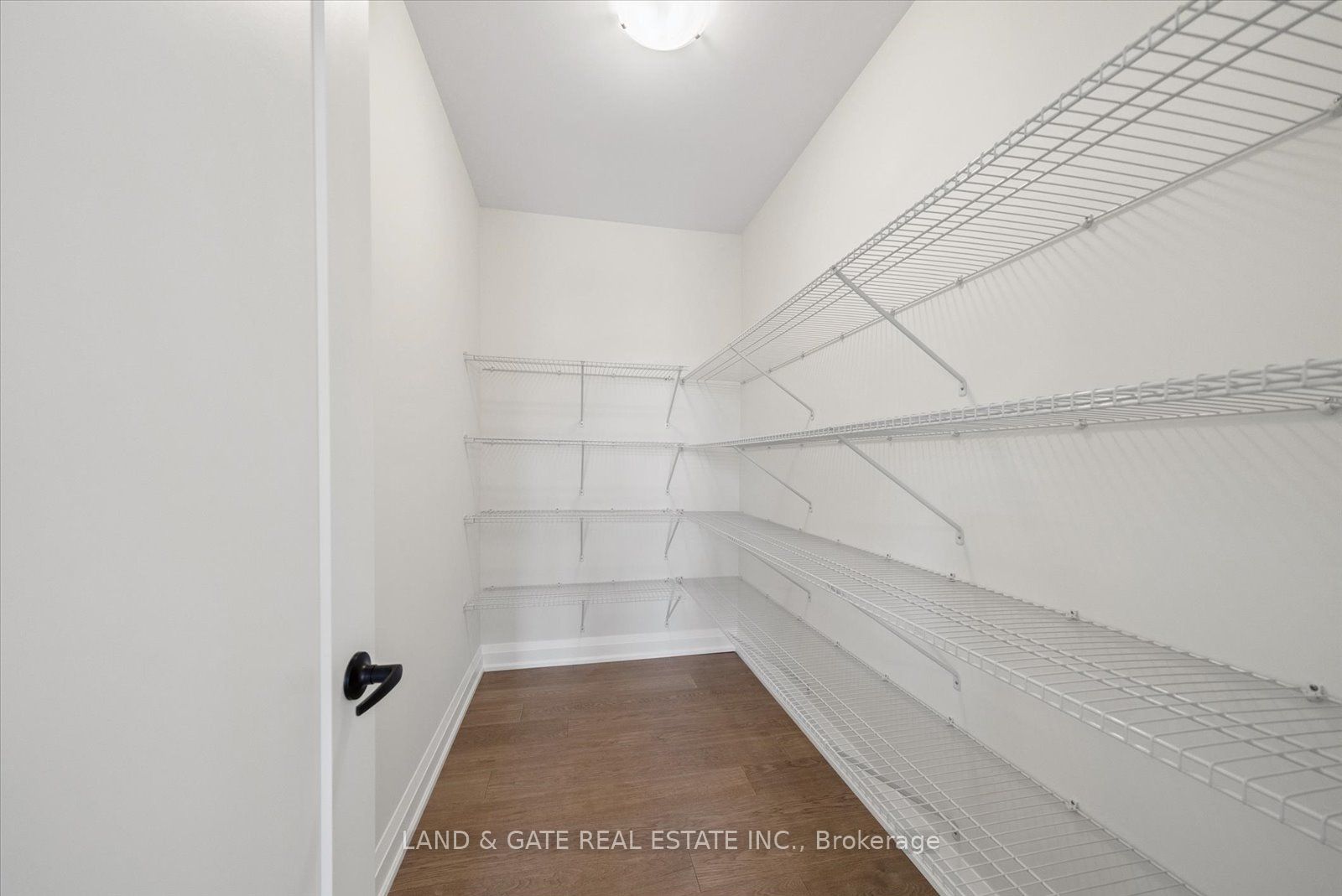 965 Queensdale Avenue Property Photo 40