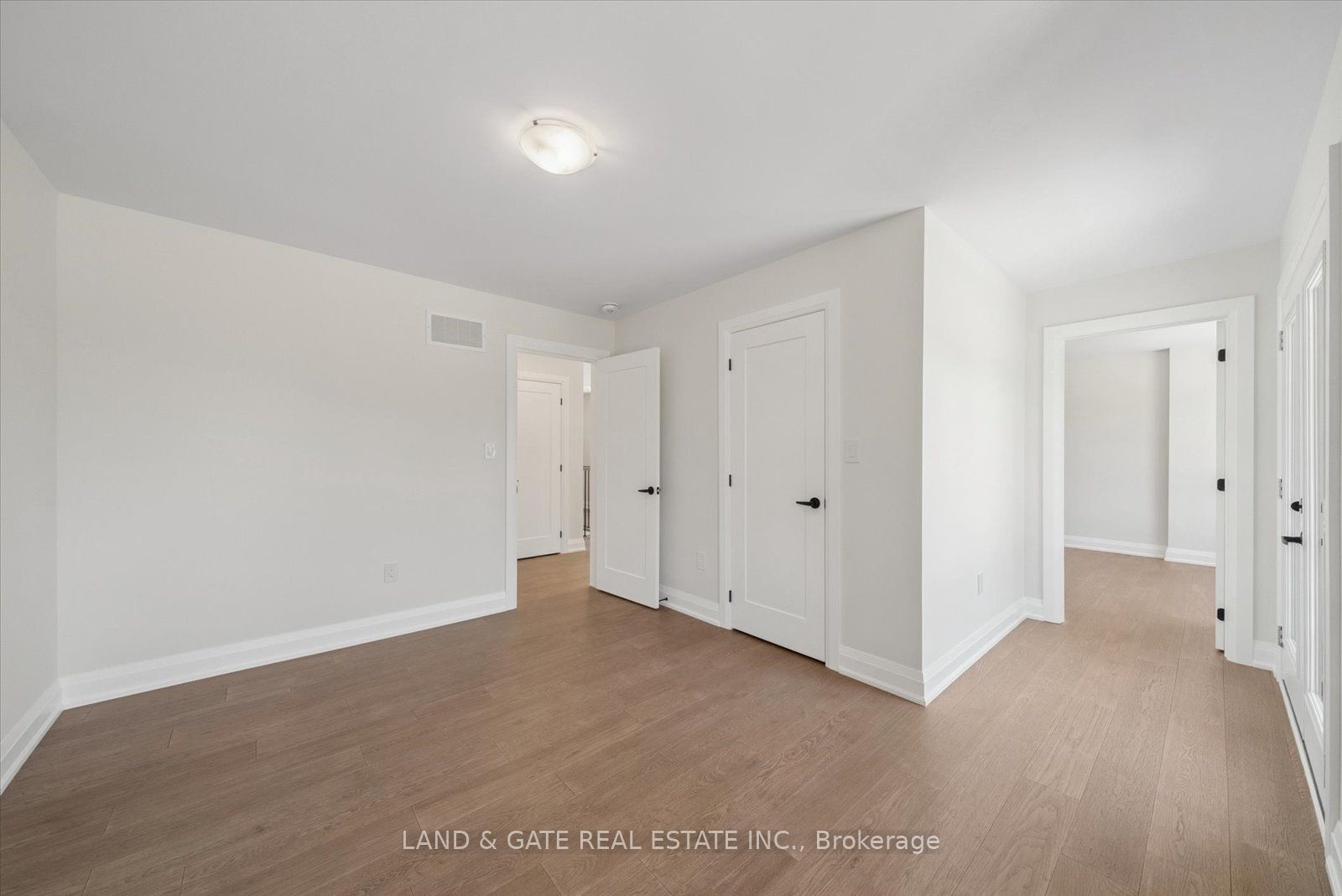 965 Queensdale Avenue Property Photo 44