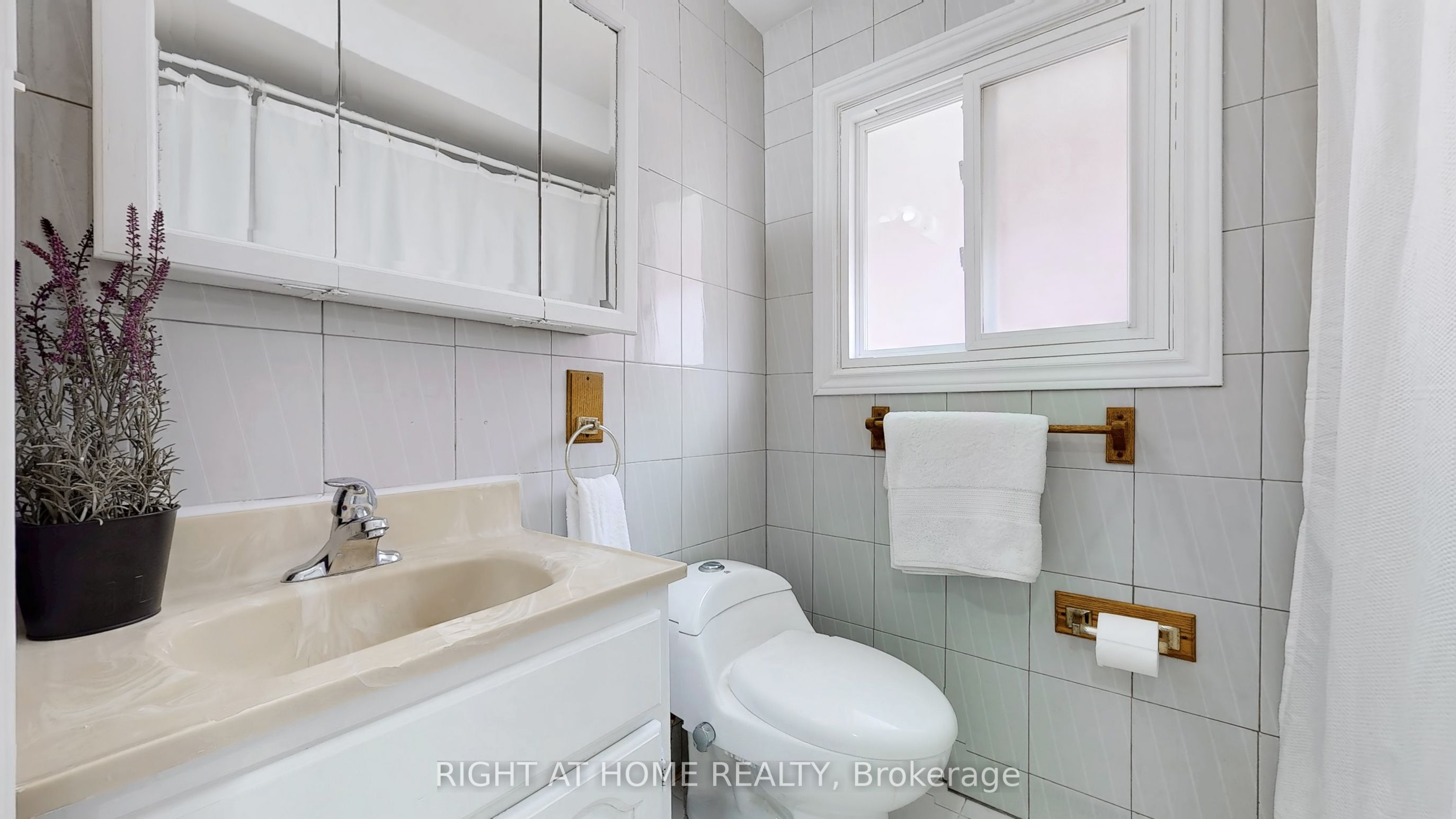 12a Kenmore Avenue Property Photo 24