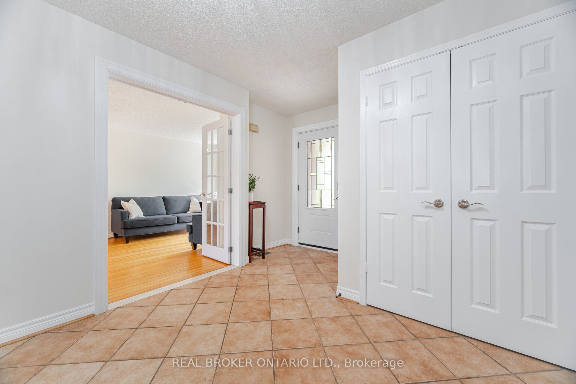 206 Gwendolyn Street Property Photo 6