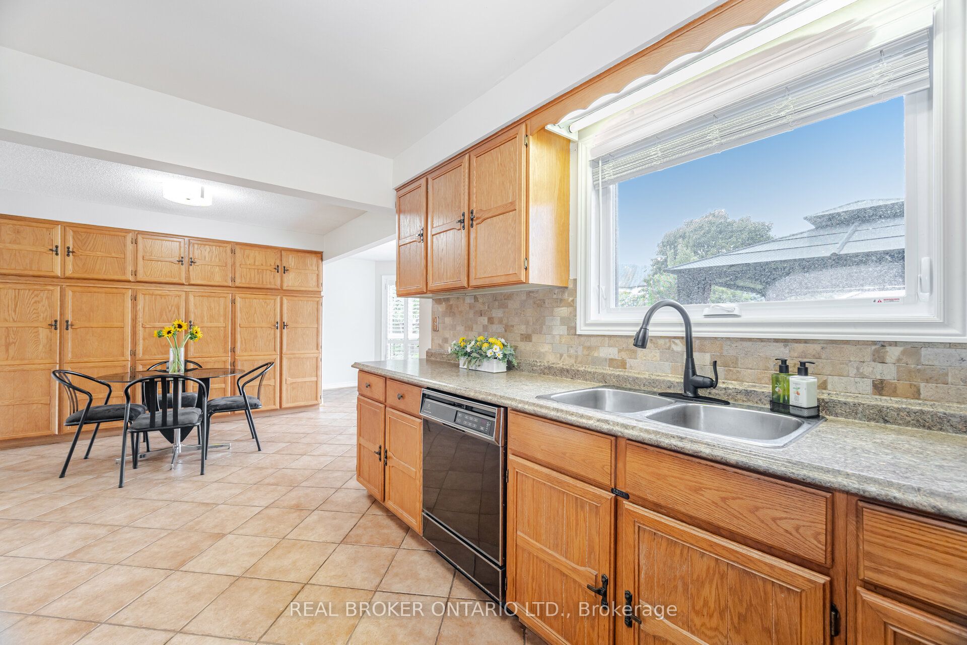 206 Gwendolyn Street Property Photo 12