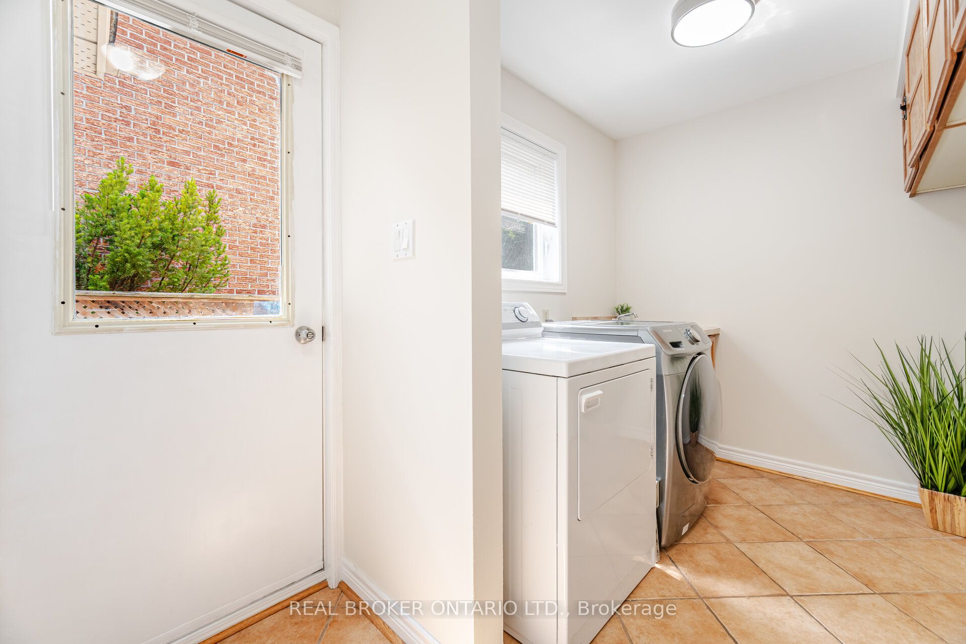 206 Gwendolyn Street Property Photo 21