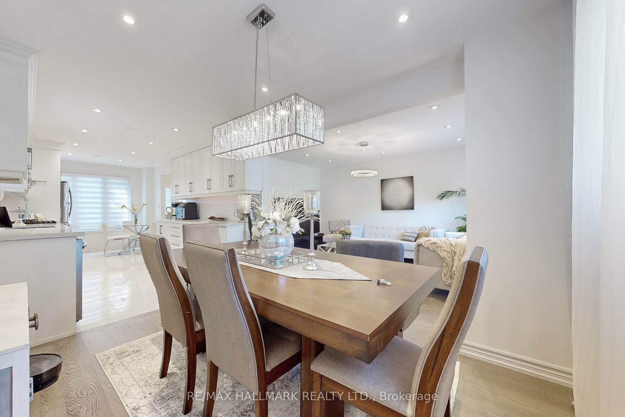 249 Kensington Crescent Property Photo 7