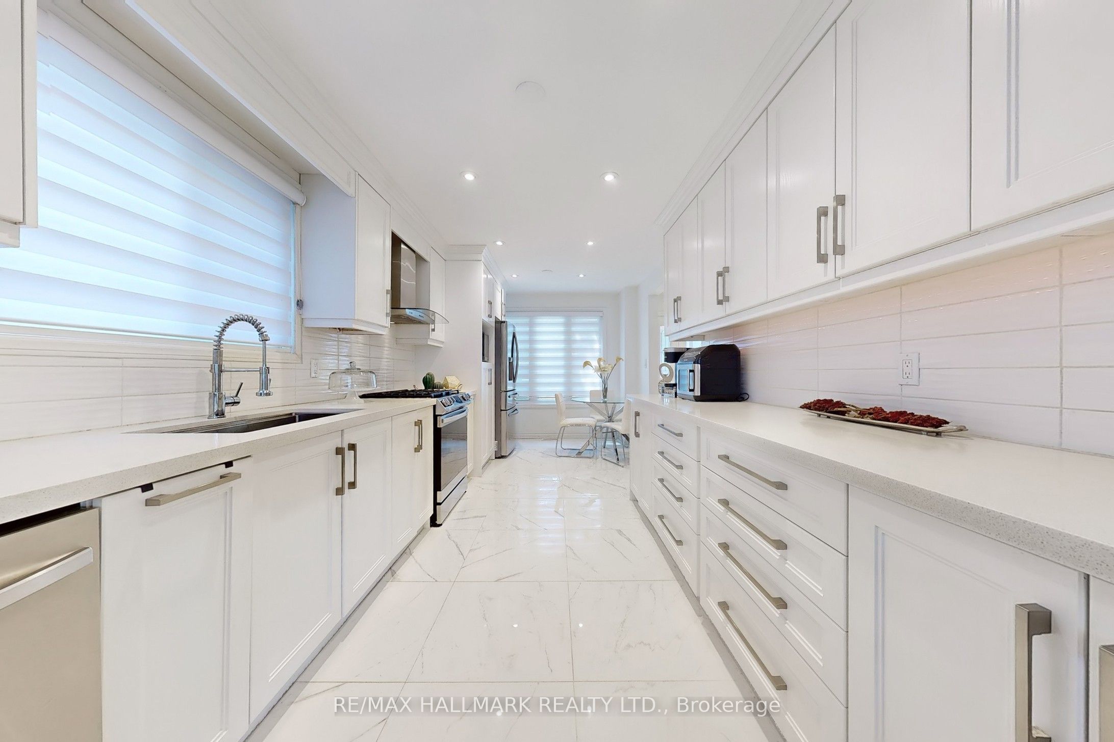 249 Kensington Crescent Property Photo 9