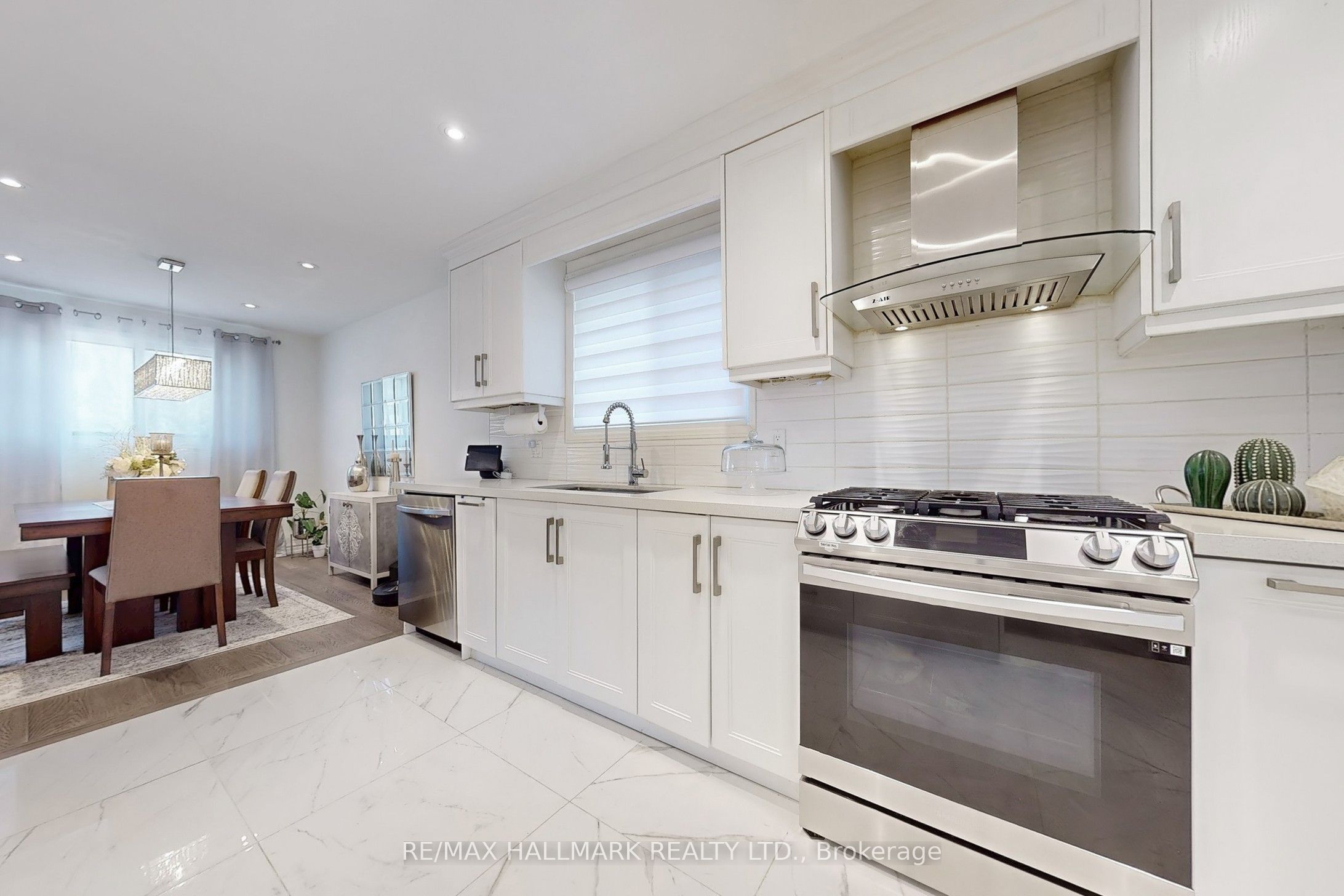 249 Kensington Crescent Property Photo 10