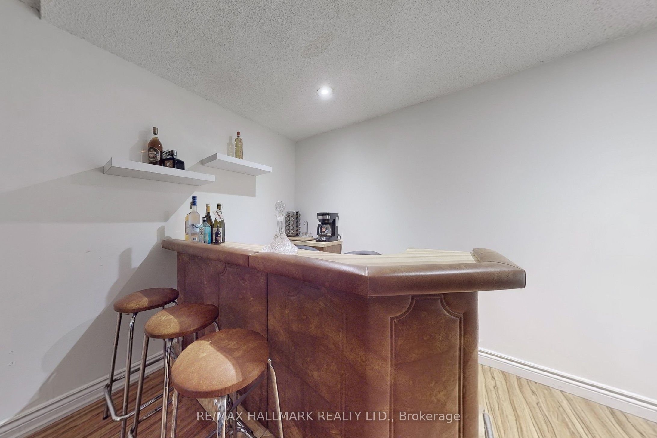 249 Kensington Crescent Property Photo 25