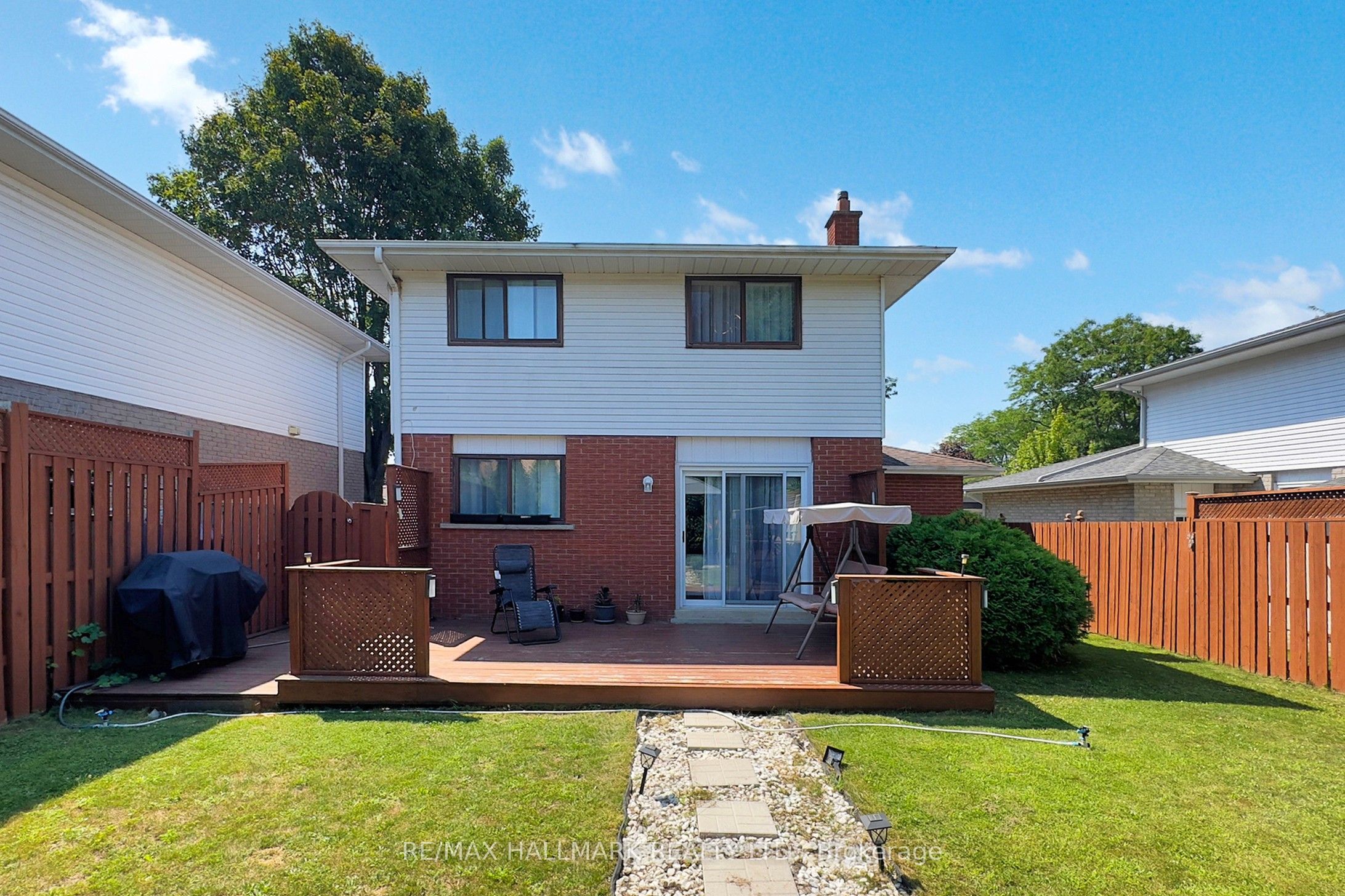249 Kensington Crescent Property Photo 42