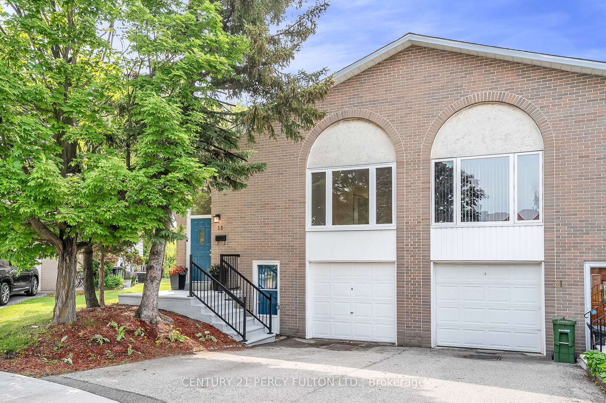 33 Pettibone Square Property Photo 1