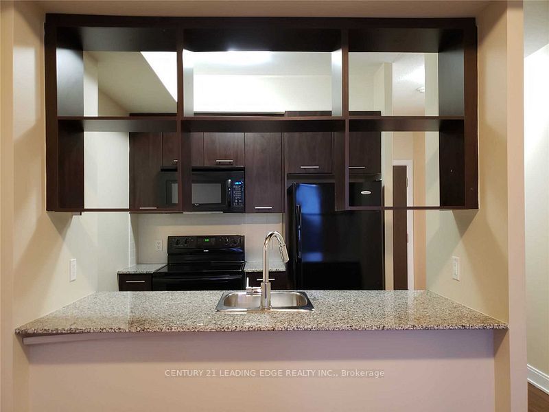 135 Village Green Square 619 Property Photo 6