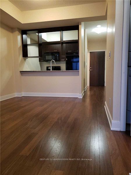 135 Village Green Square 619 Property Photo 11