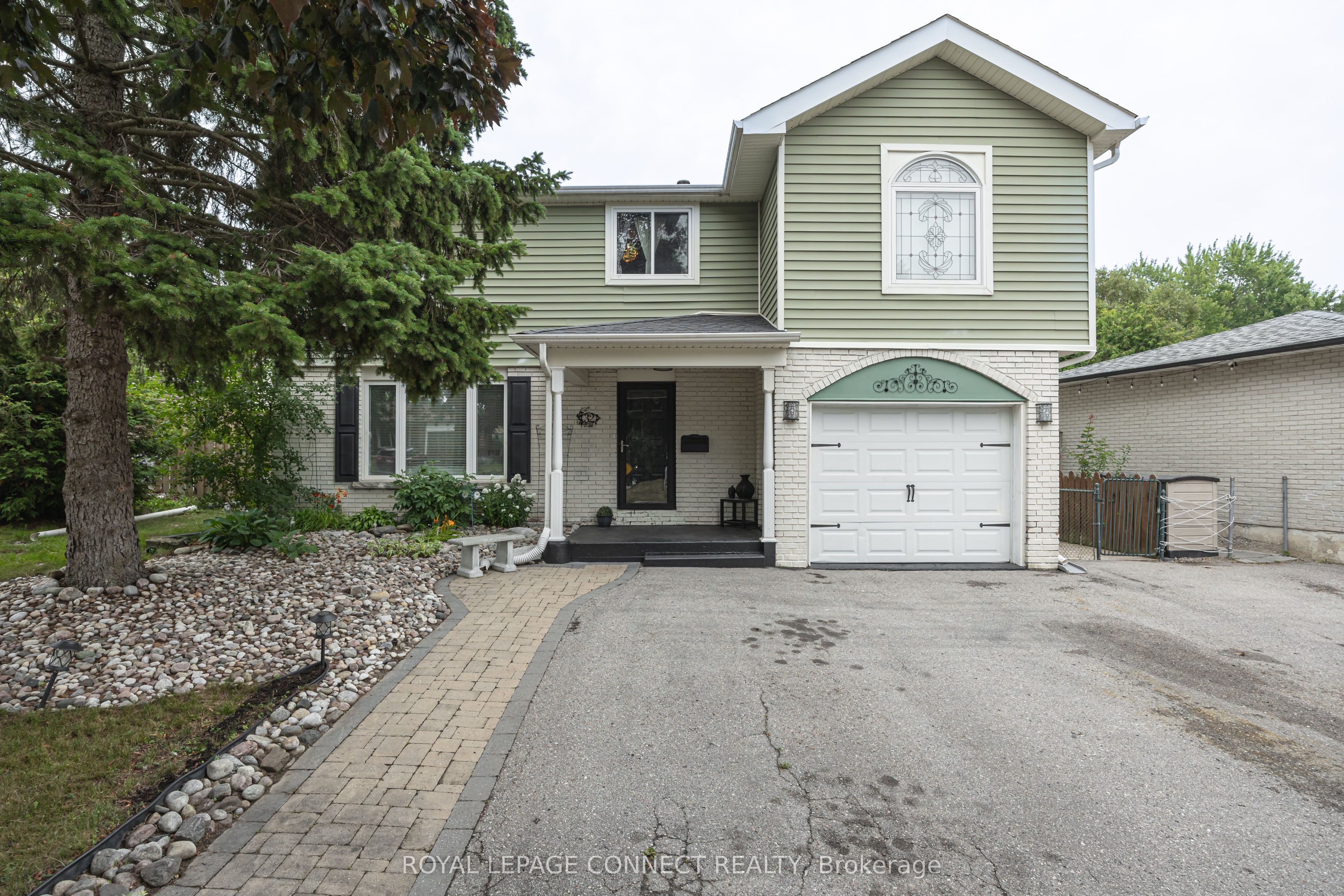 32 Harland Cres Property Photo 1