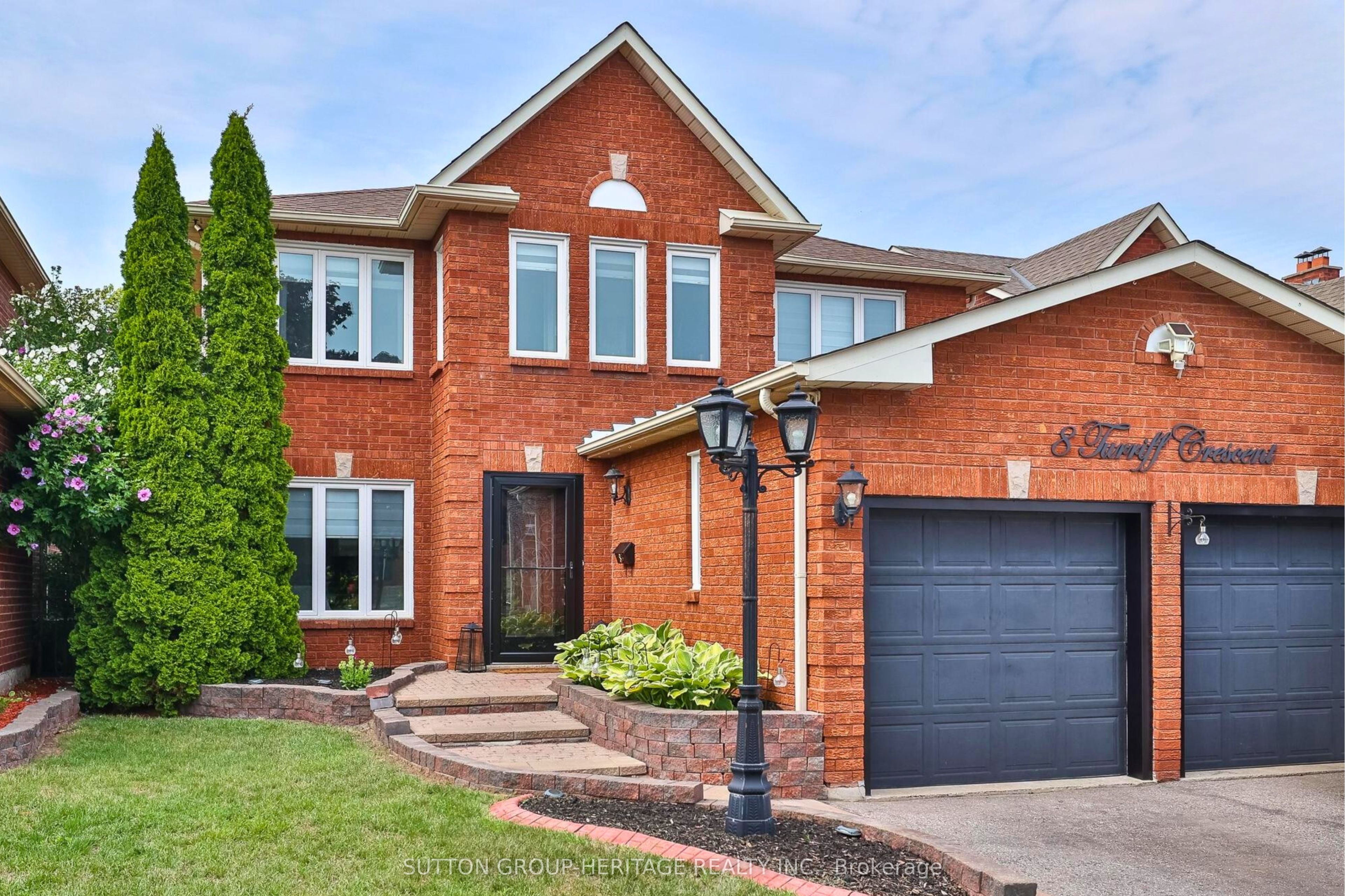 8 Turriff Cres Property Photo 1
