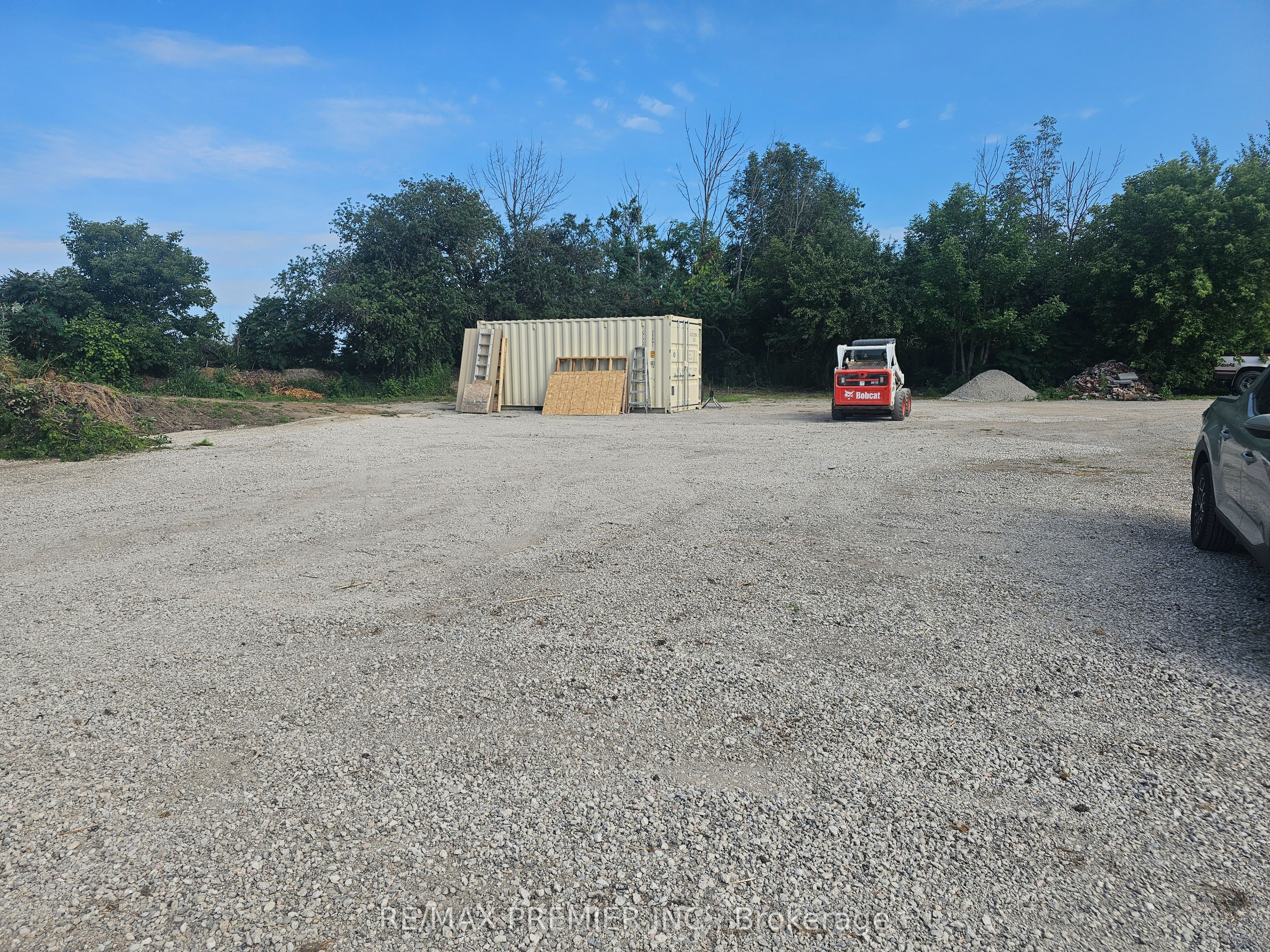 2142 Rundle Road OUTDOOR STORAGE Property Photo 1