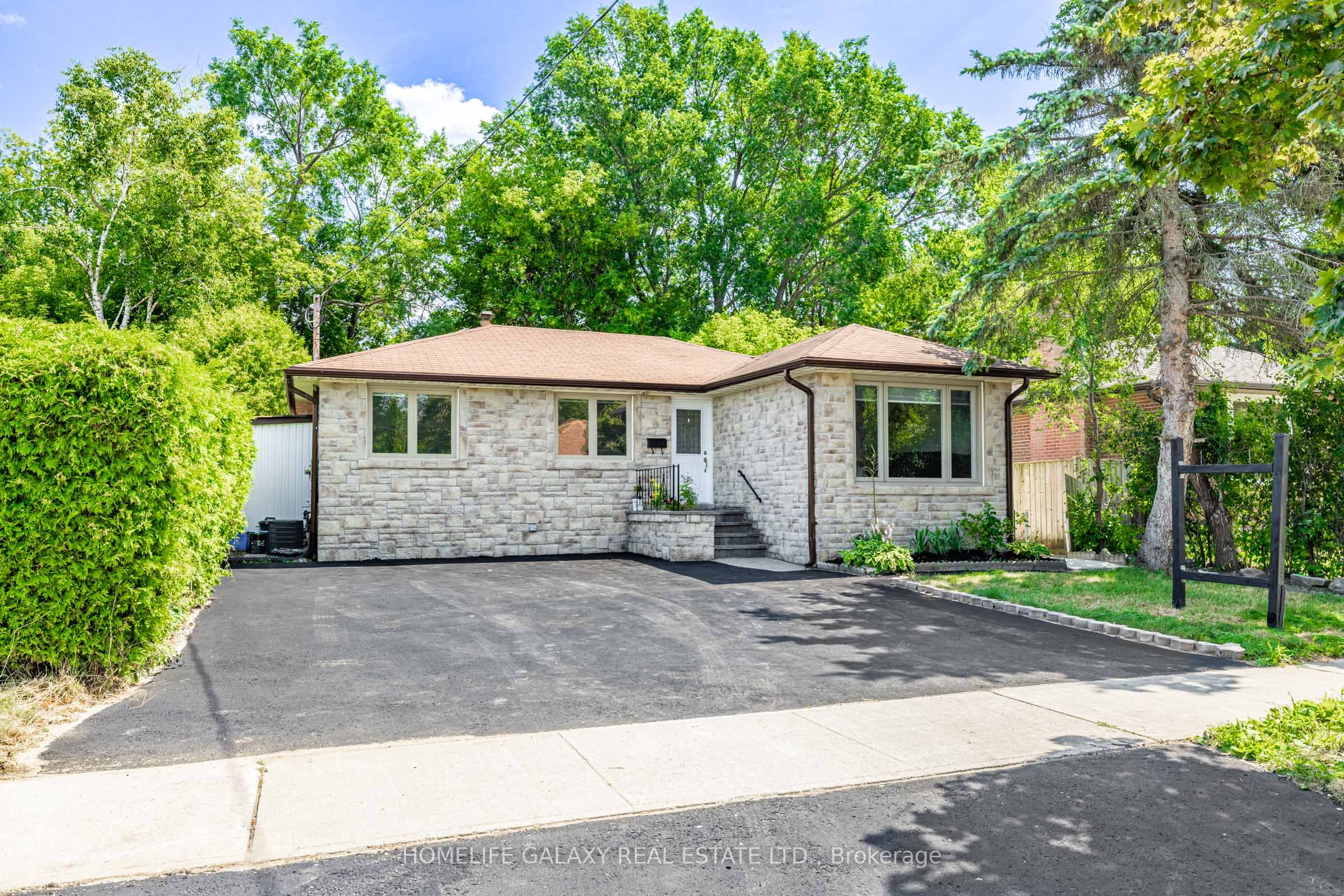 133 Lupin Drive Property Photo 1