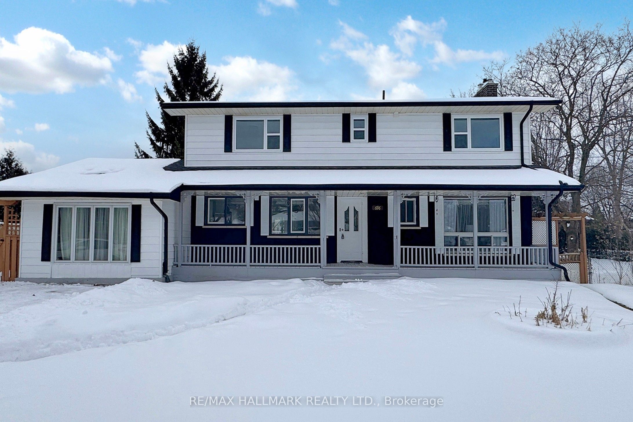 696 Jasmine Crescent Property Photo 1