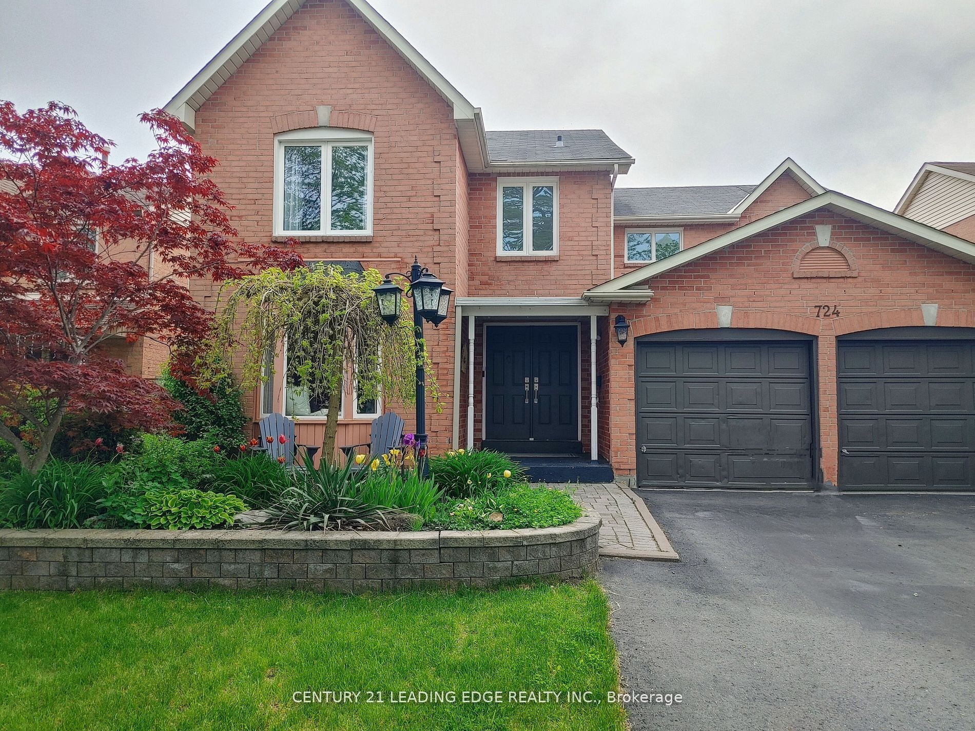 724 Barnes Cres Property Photo 1
