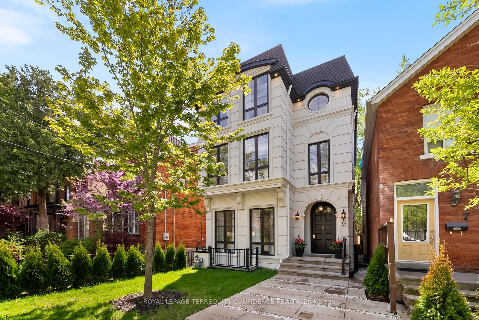 9 Blong Avenue Property Photo 1