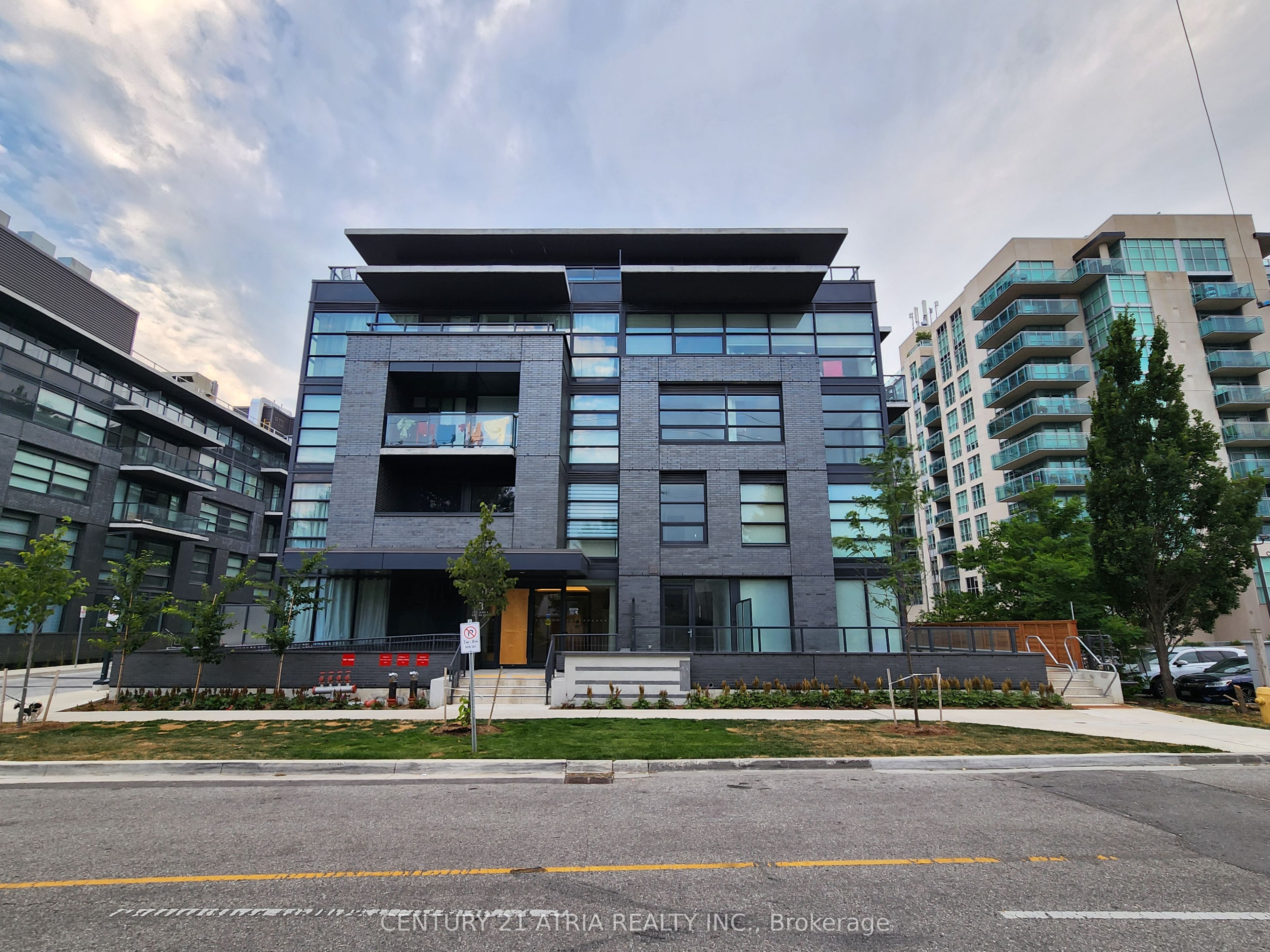 1604 Charles St Property Photo 1