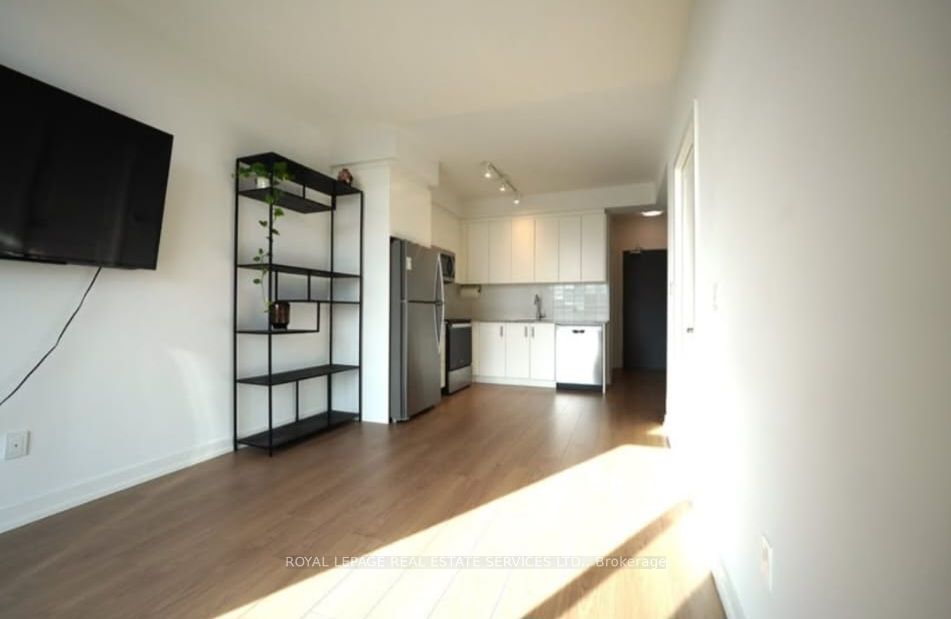 1010 Dundas St E Property Photo 1