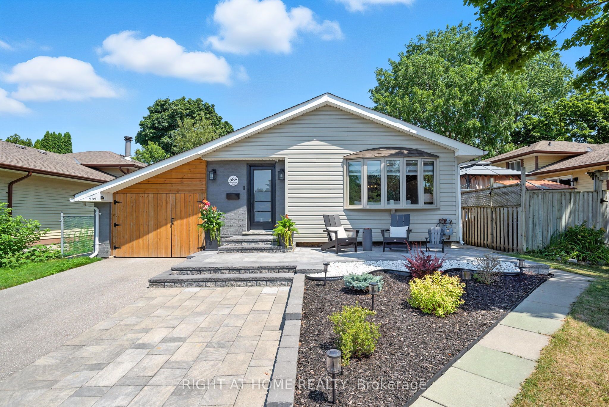 589 Annandale Street Property Photo 1