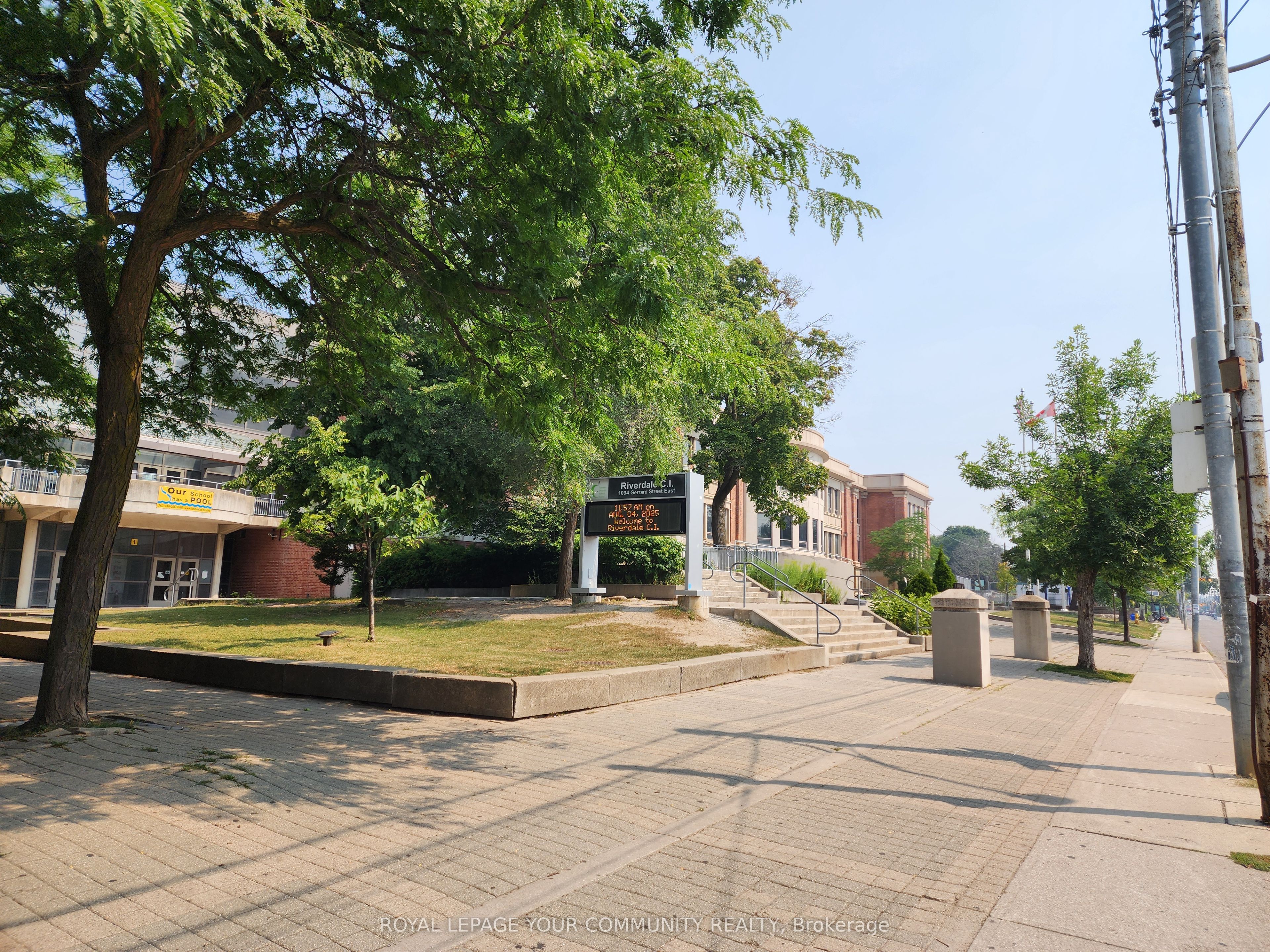 1075 Gerrard Street E Upper Floor Property Photo 29