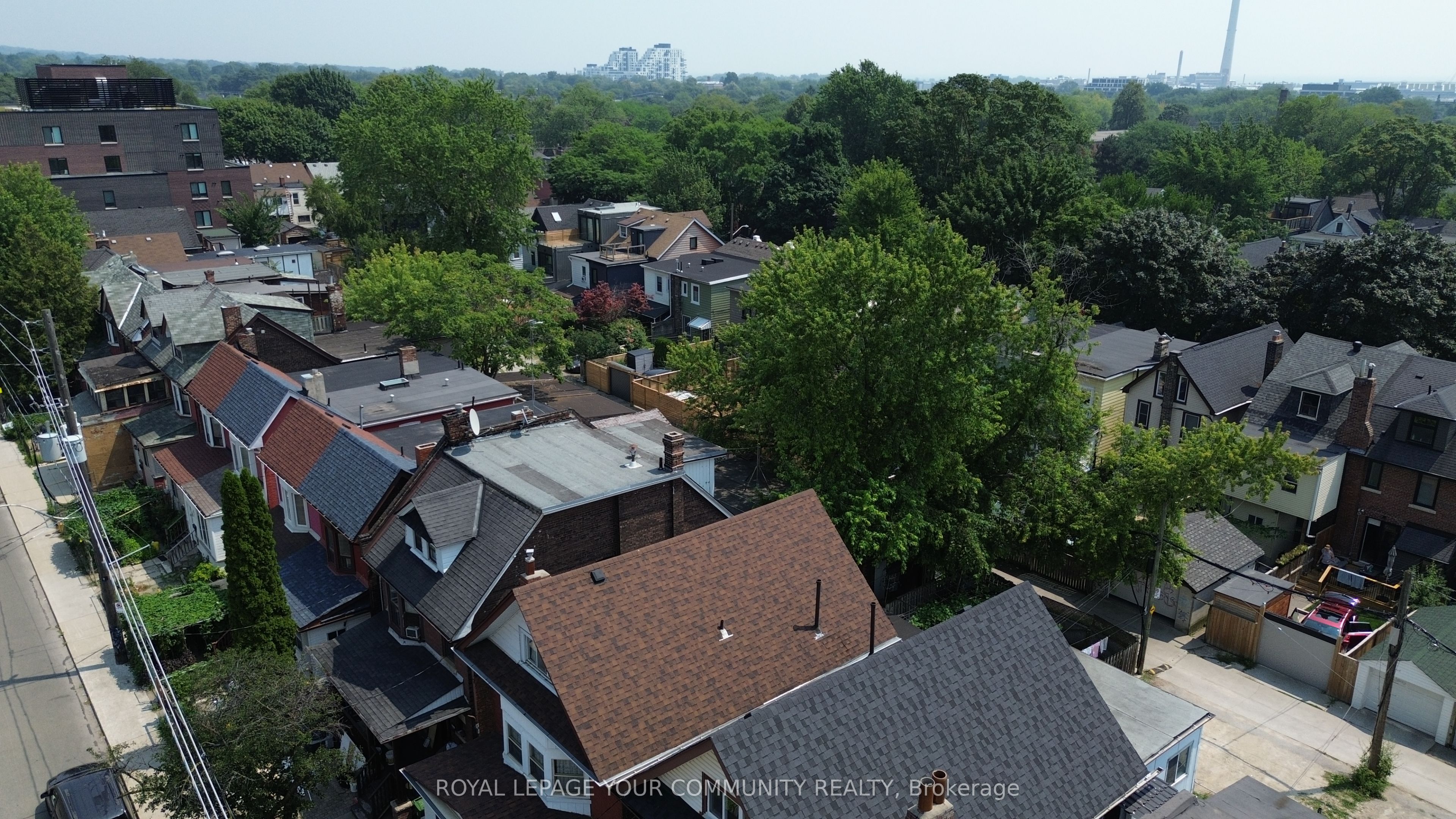 1075 Gerrard Street E Upper Floor Property Photo 31