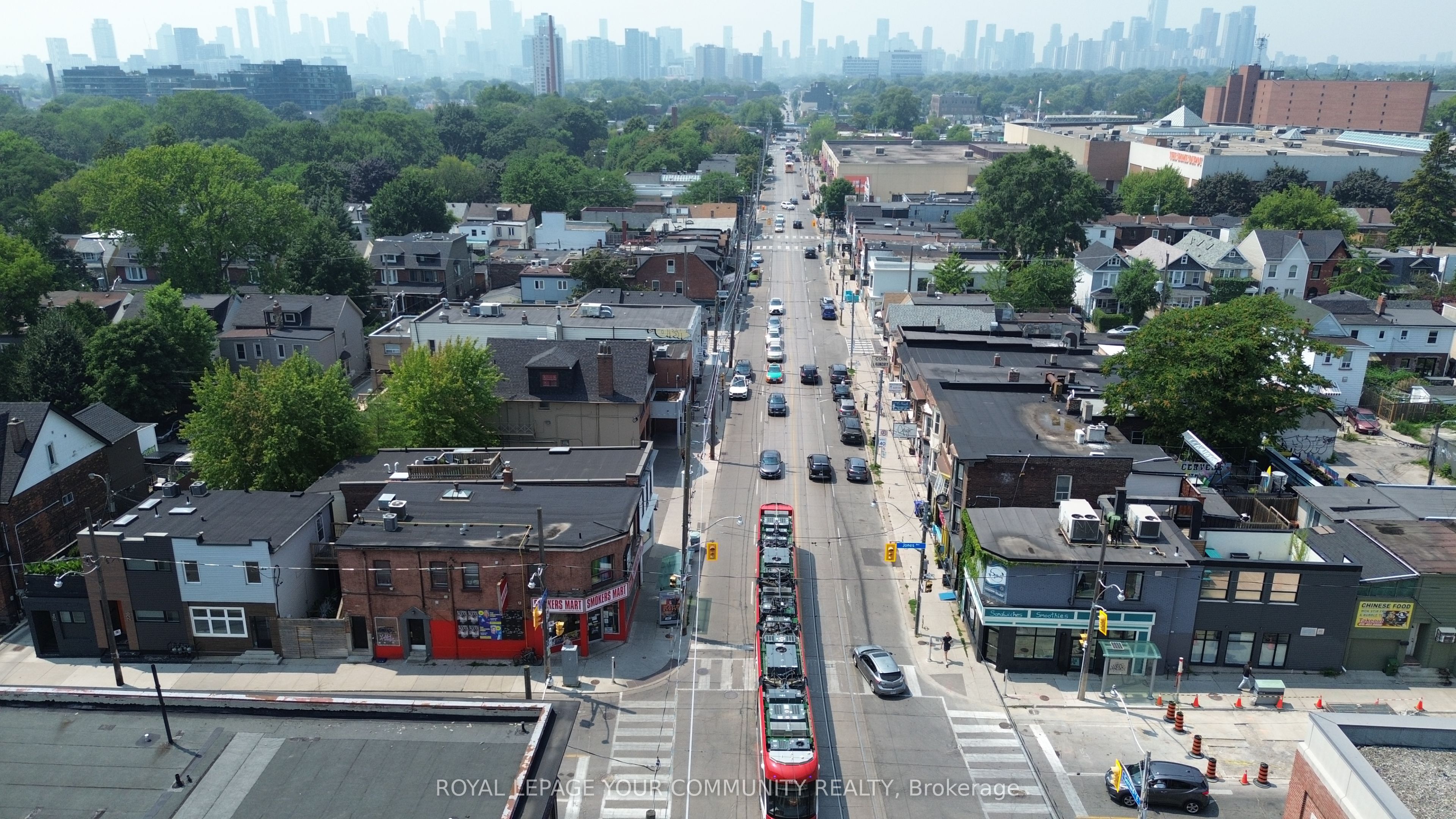 1075 Gerrard Street E Upper Floor Property Photo 32