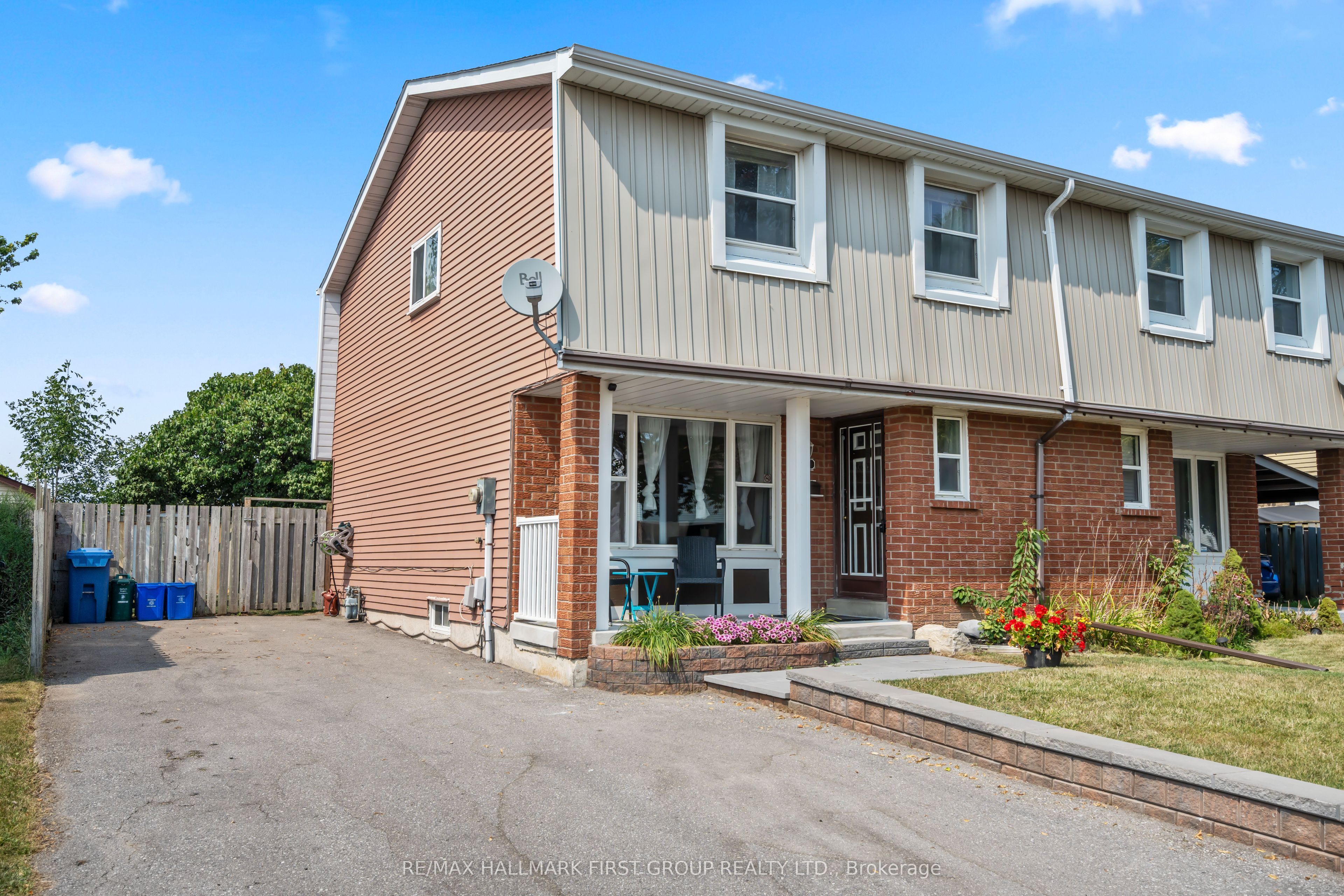 1257 Fenelon Crescent Property Photo 1